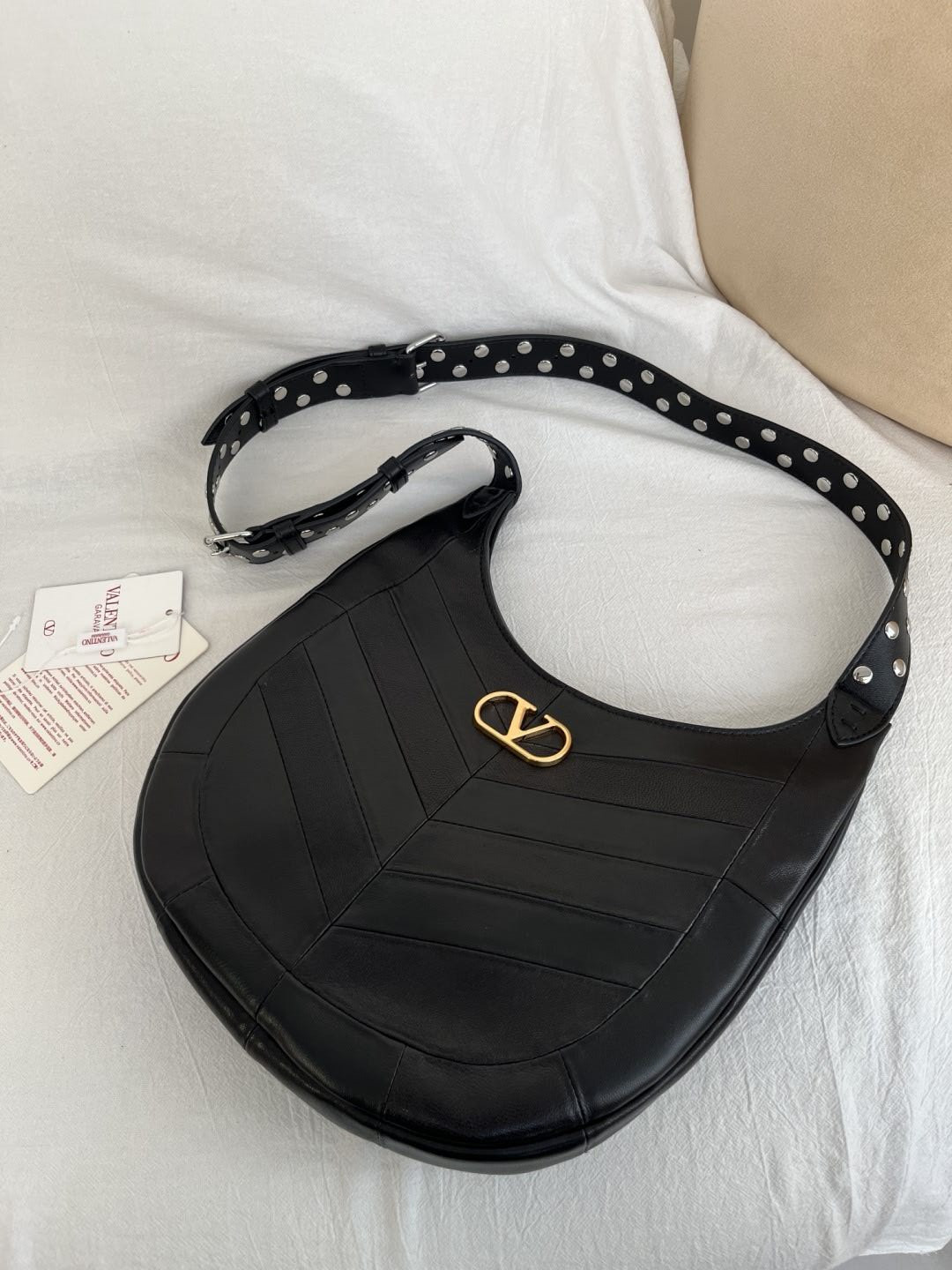 Va1e*ntin0 garavani hoboho small nappa leather hobo bag 28x21.5x3cm