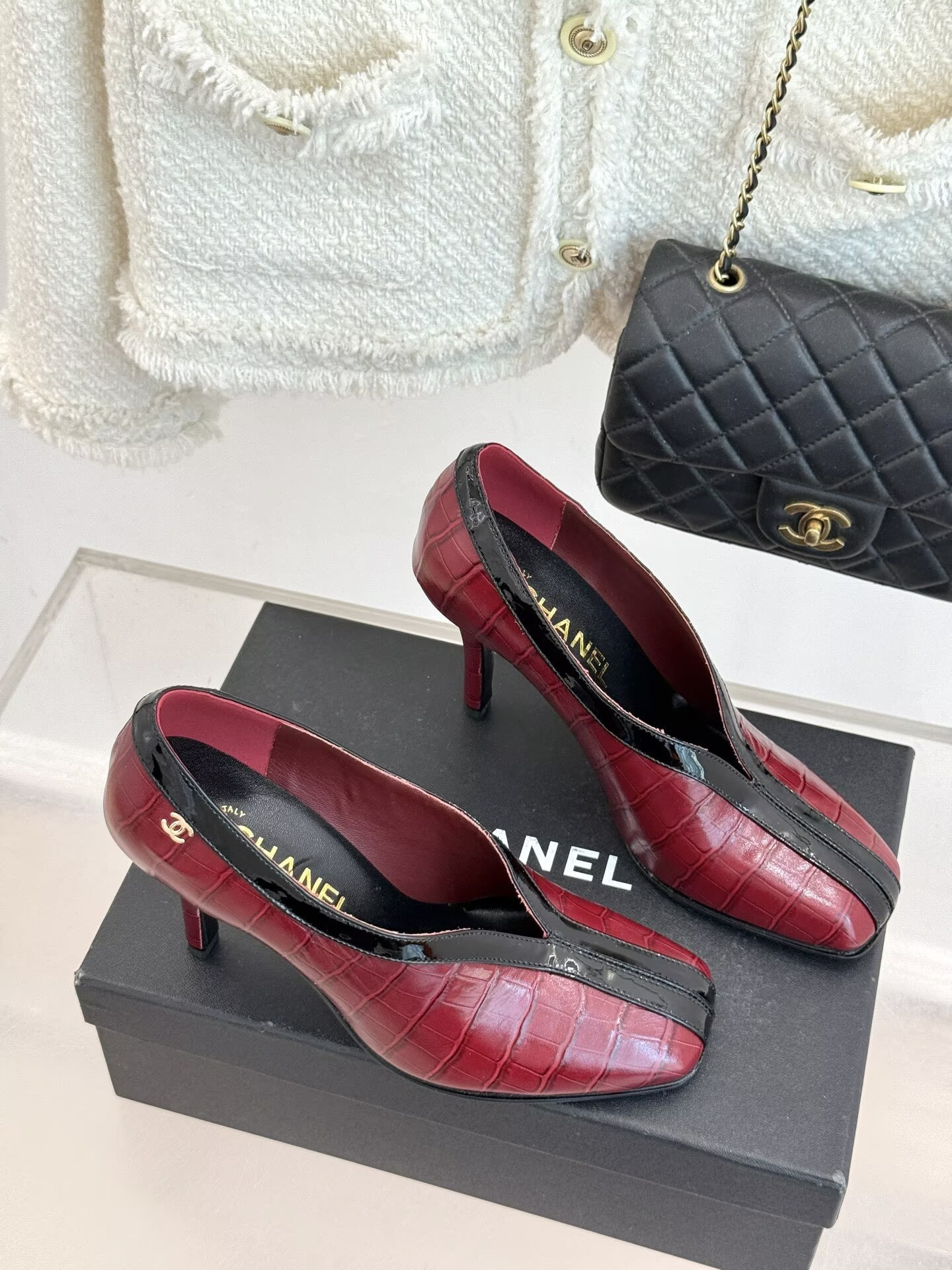 ua Ch**el pumps