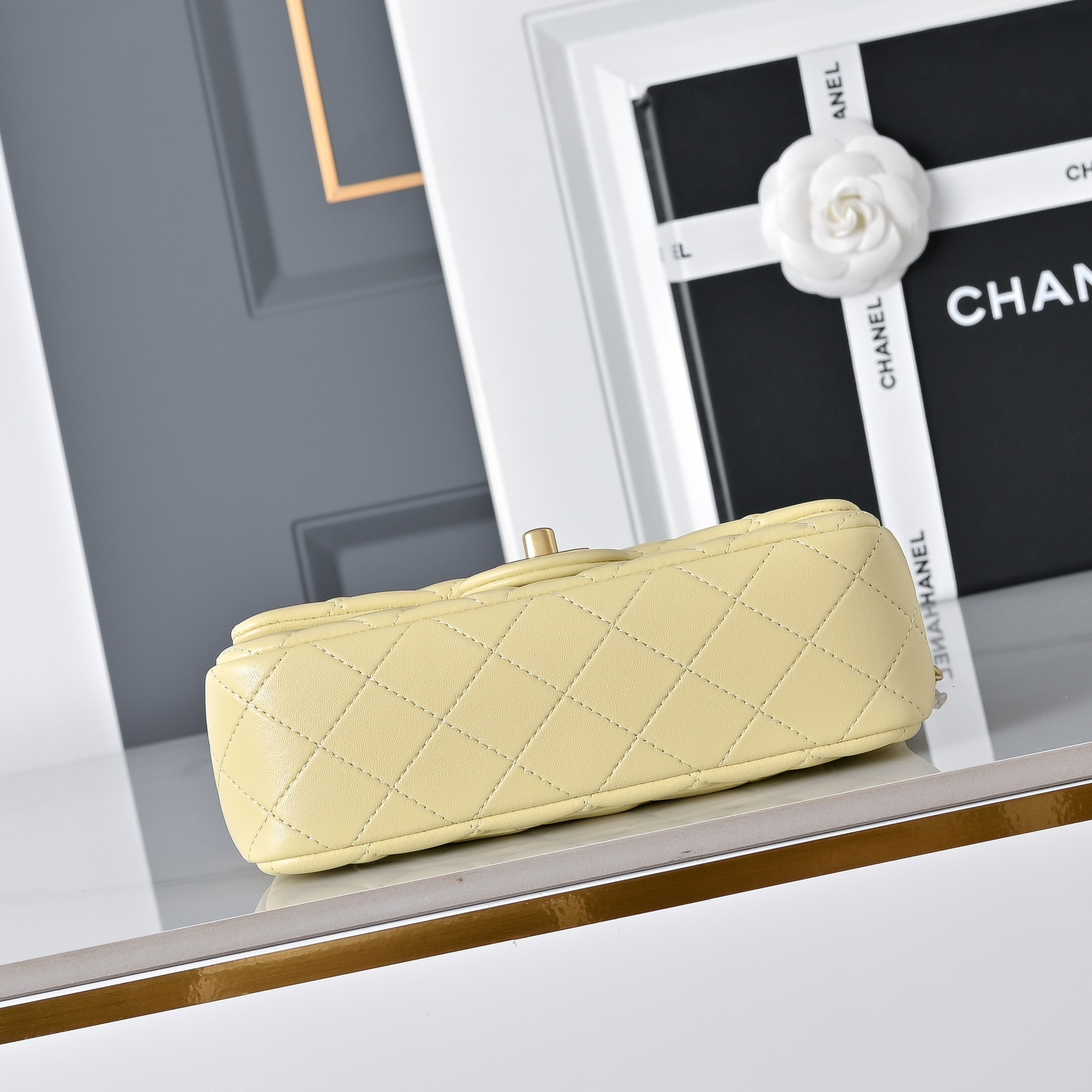 Chanel Flap Bag Burgundy AS1787 20x13x7cm