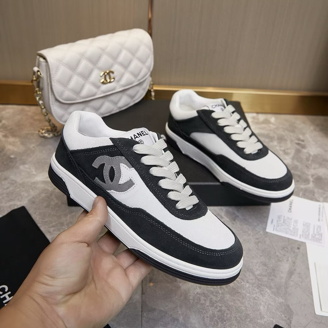 ua Ch**el sneakers