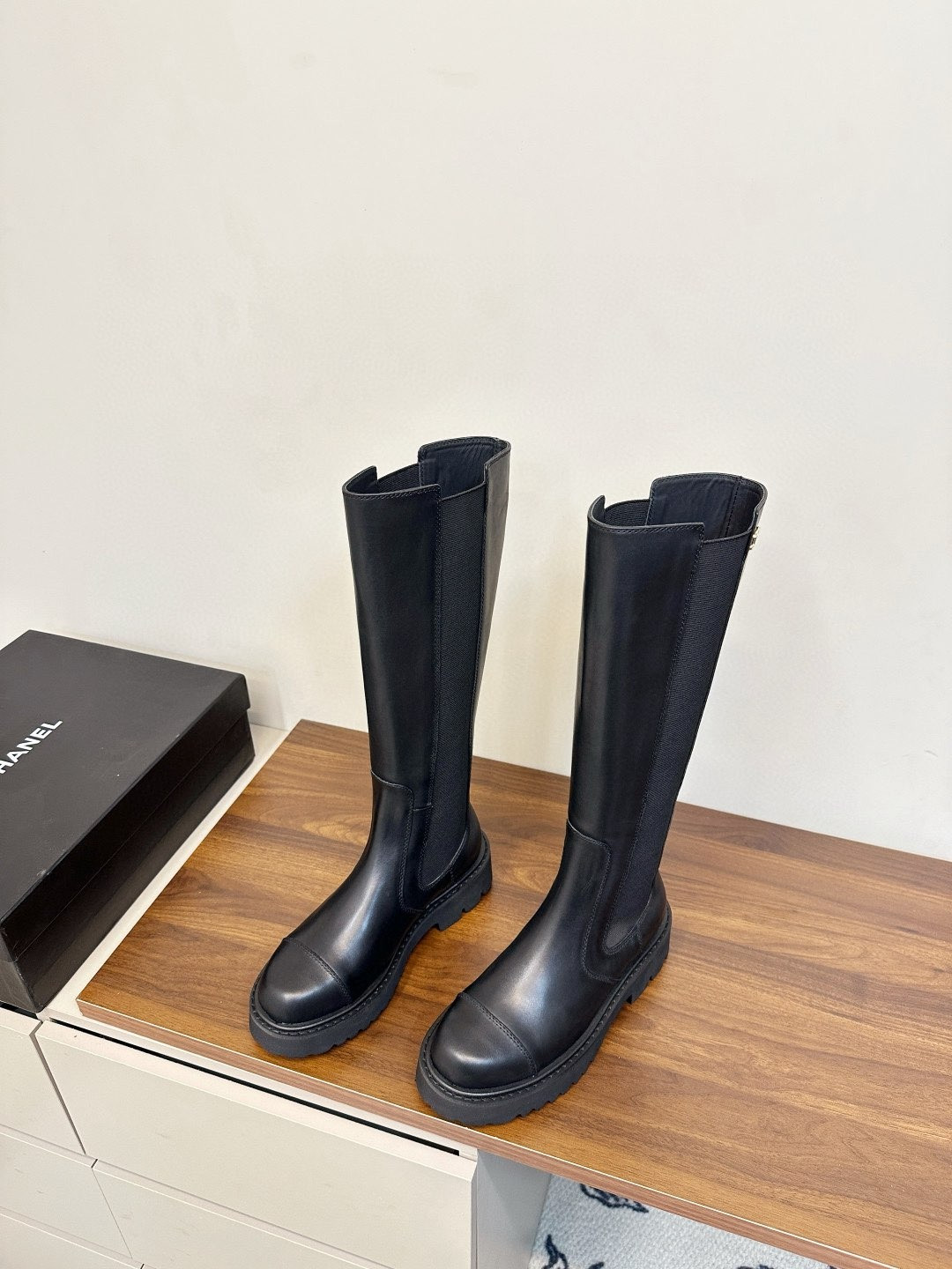 ua Ch**el boots