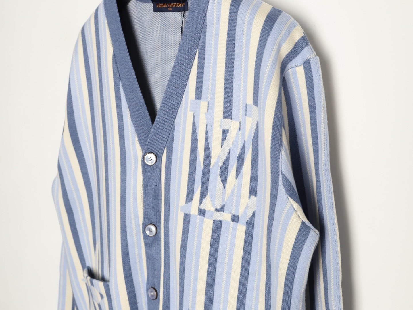 l0vis Vvtt0n lv knitting cardigan
