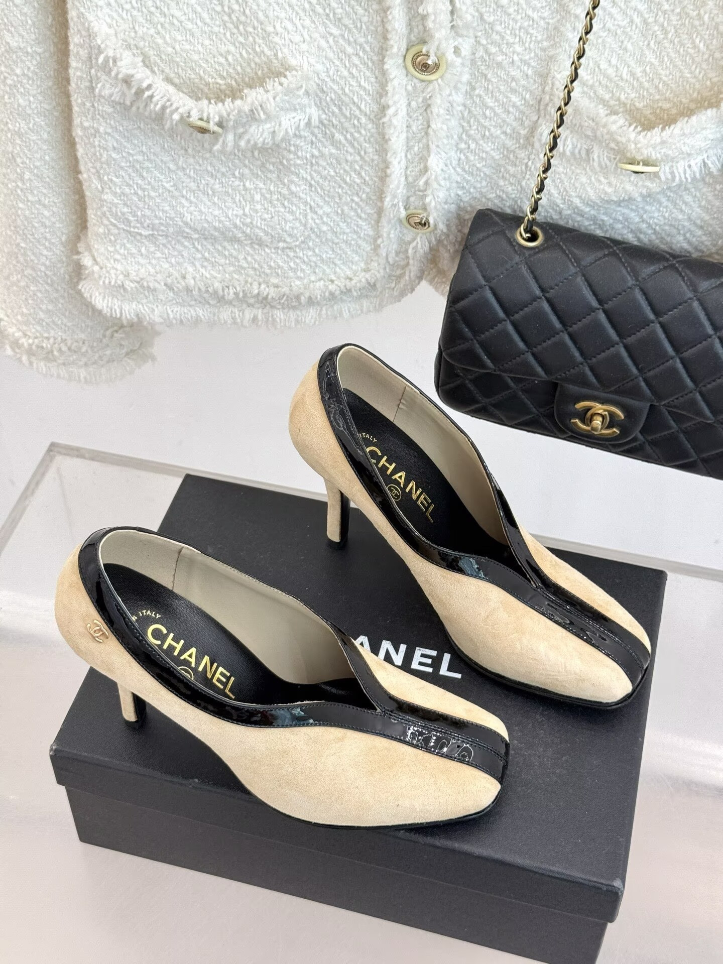 ua Ch**el pumps
