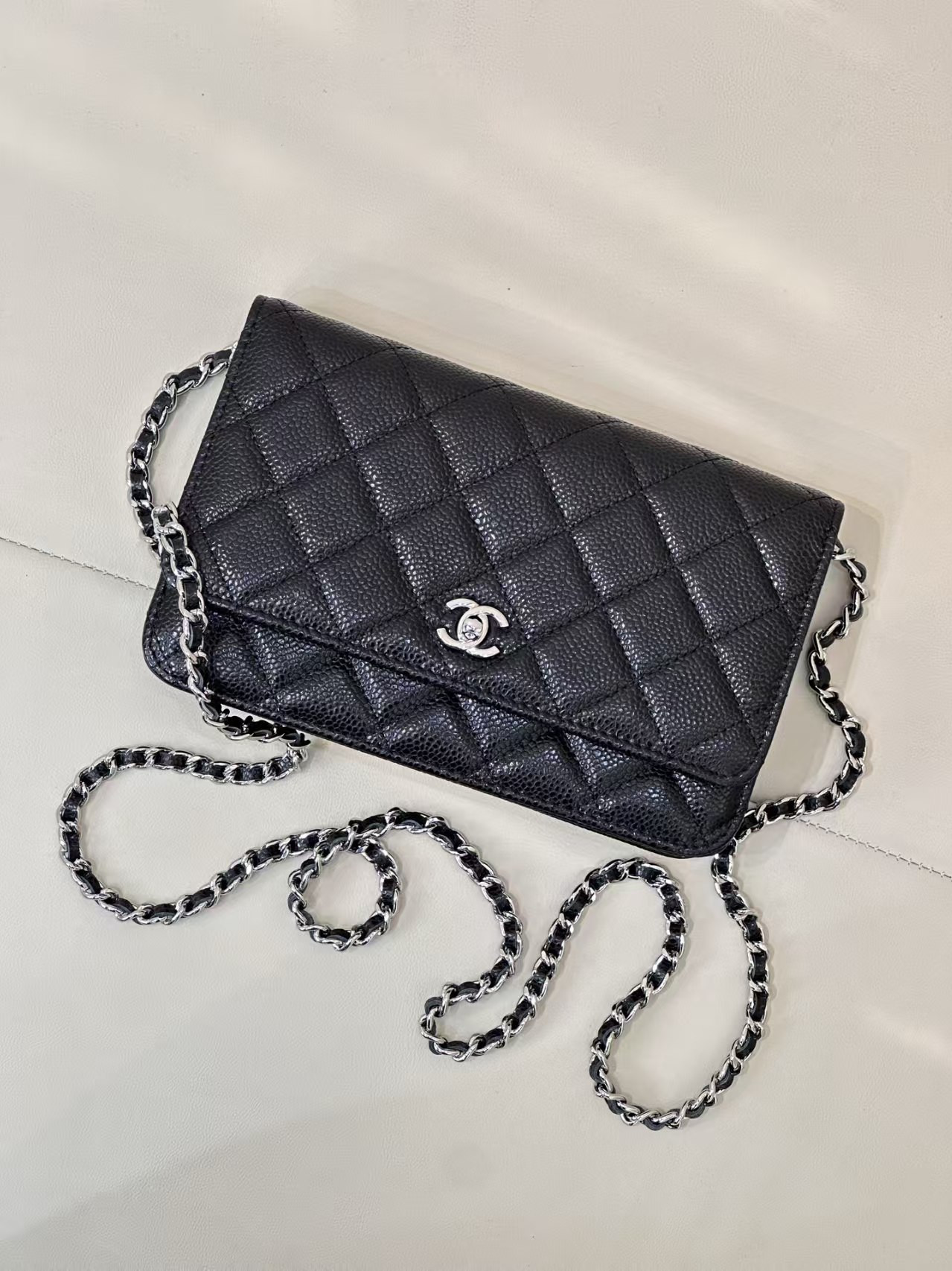 Ch**el WOC CLASSIC WALLET ON CHAIN 13x19cm