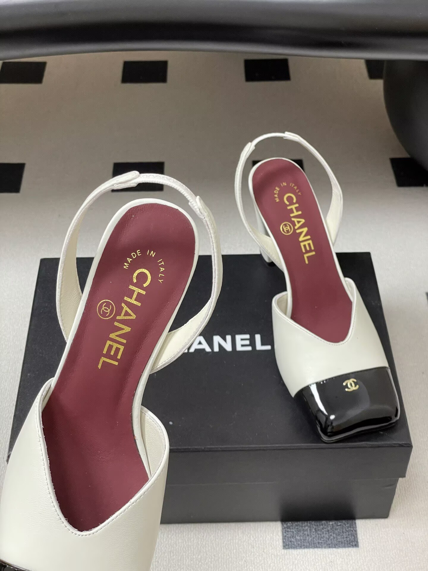 ua Ch**el slingbacks