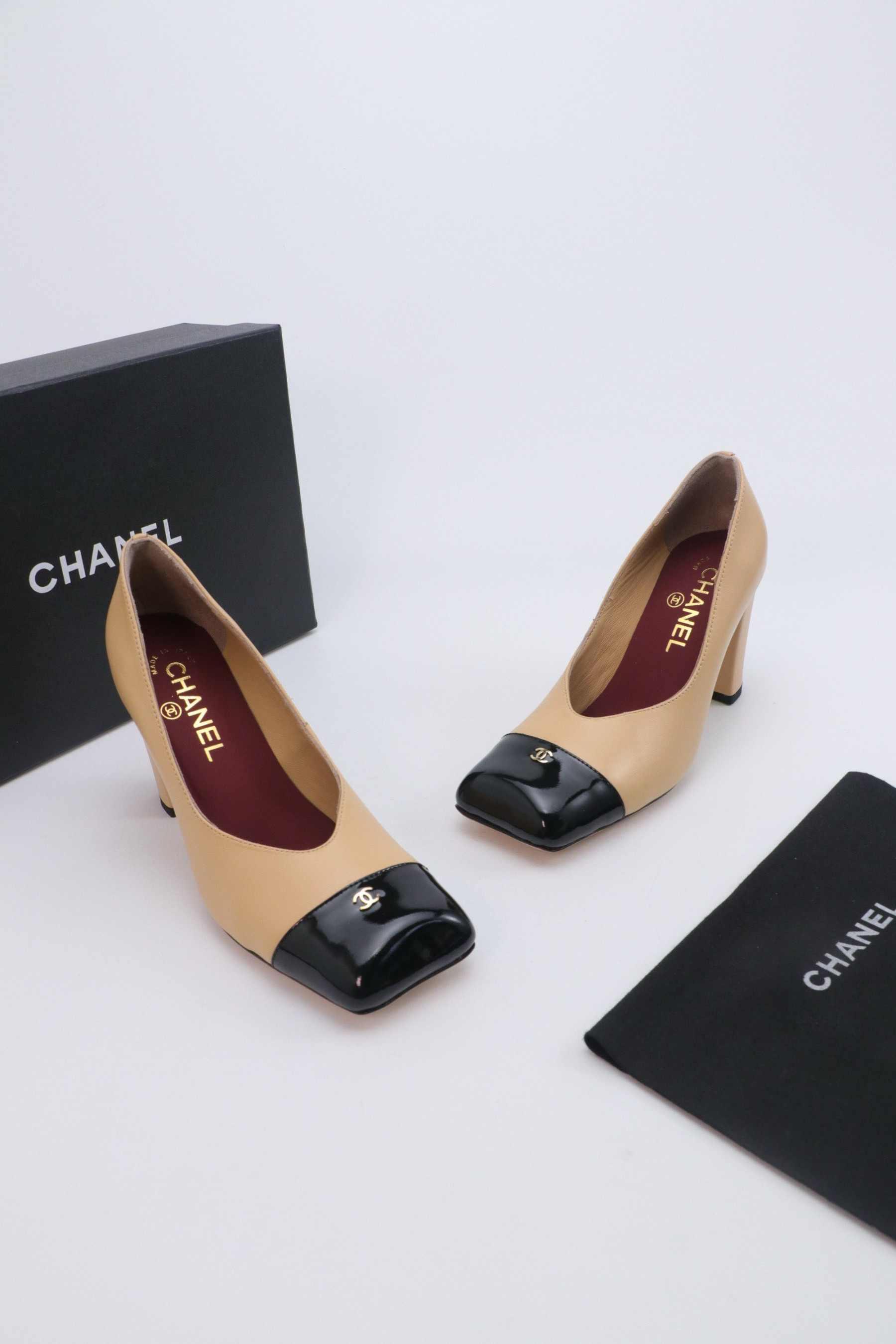 ua Ch**el pumps