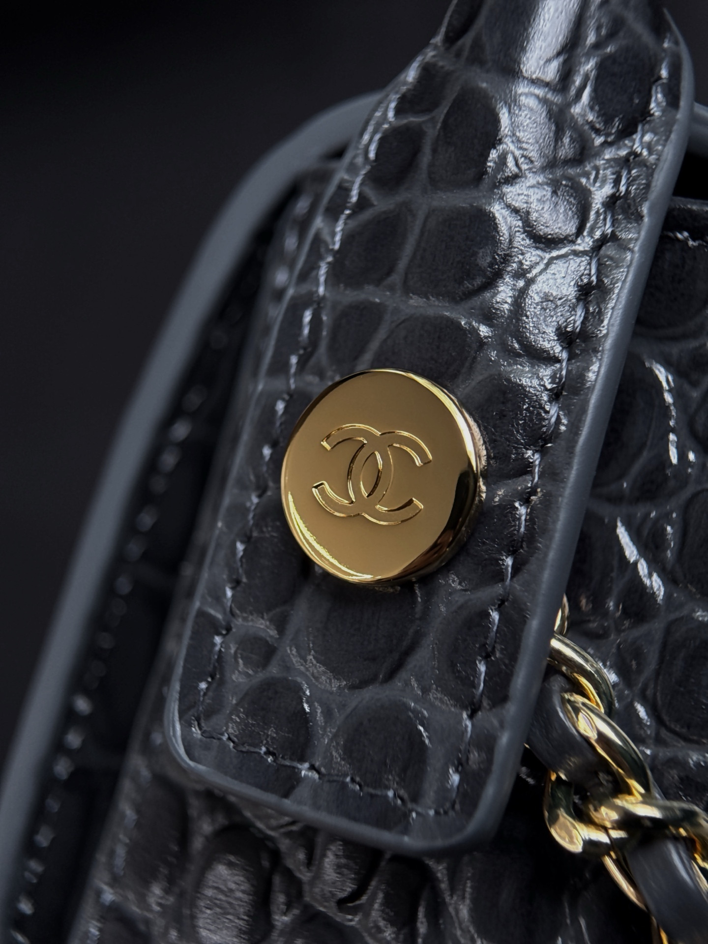 Chanel Mini Flap Bag With Handle AS6424 14.5x19.5x5cm