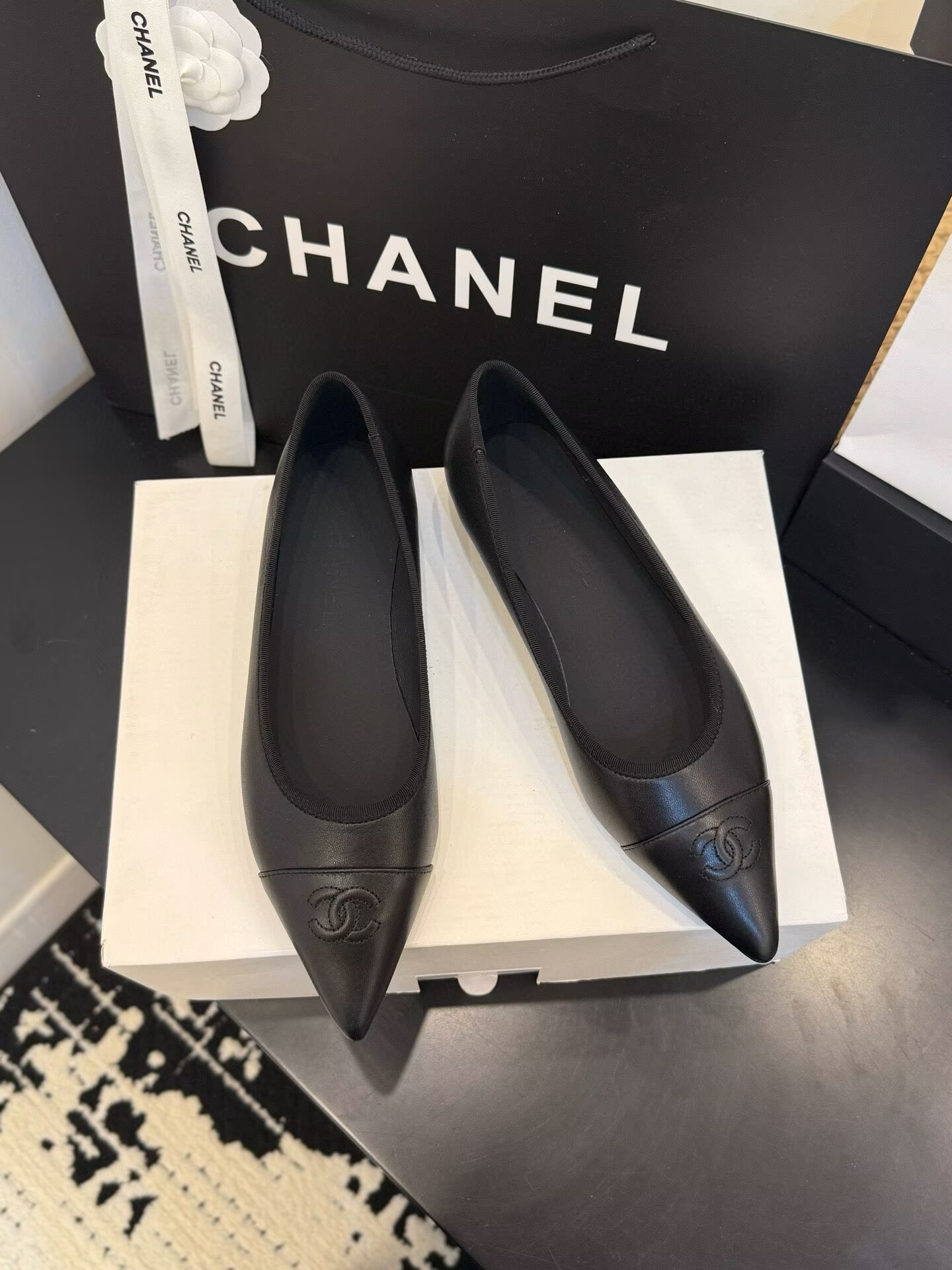 ua Ch**el ballet flats