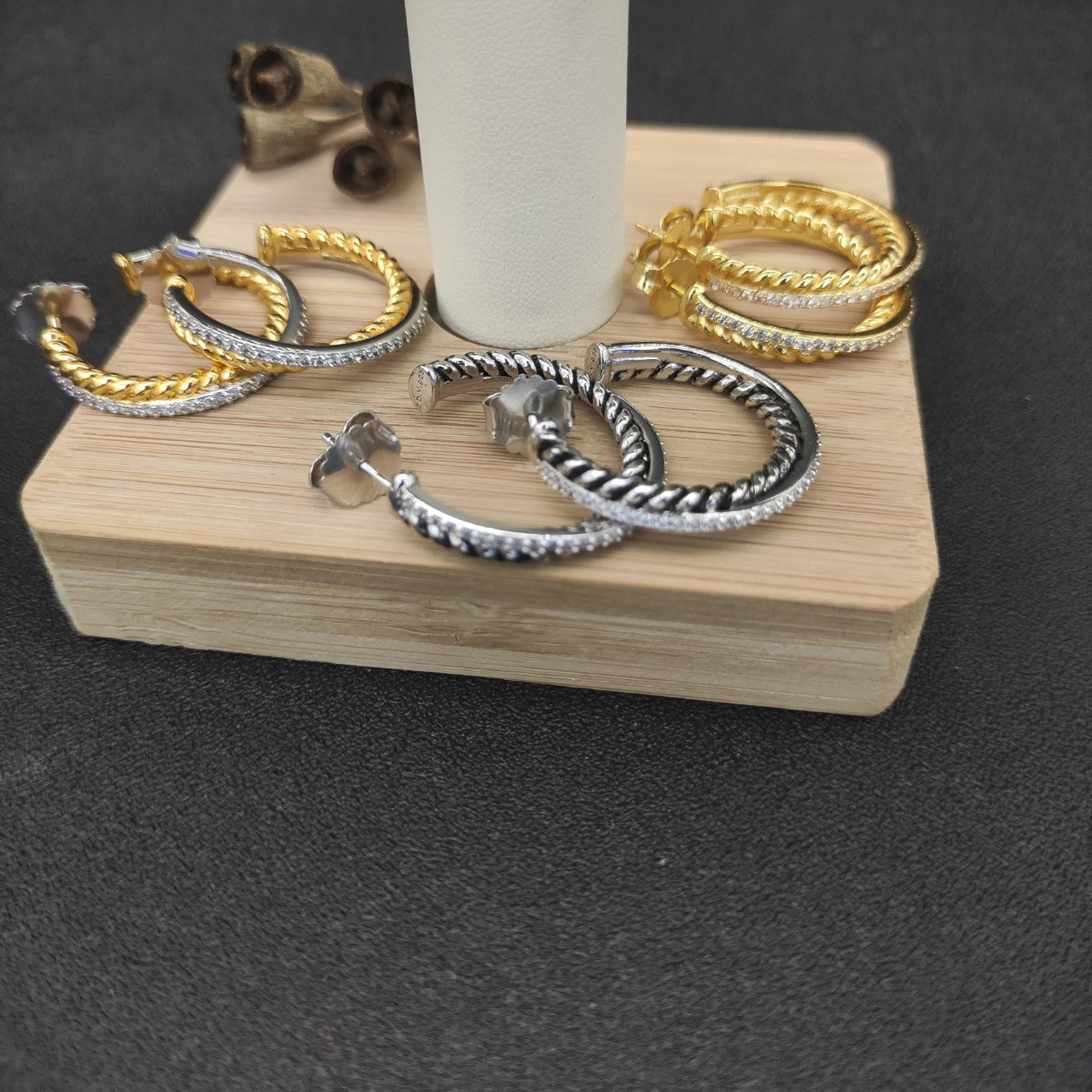 dau1d Yvrm*n lemniscate d1am0nd earrings(inner diameter about 2cm)