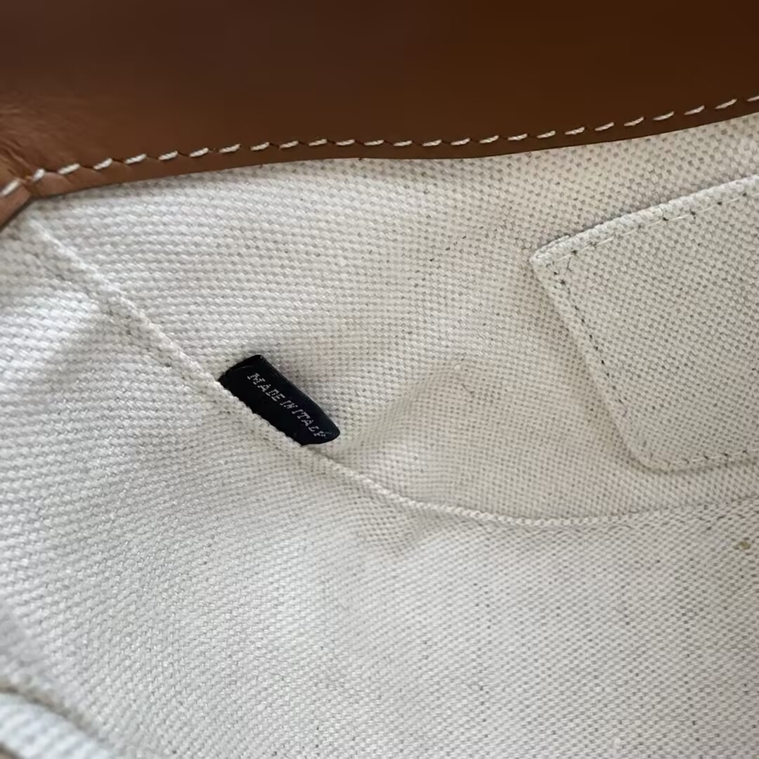 Miu Miu Wander Wicker Handbag 20x17x6cm