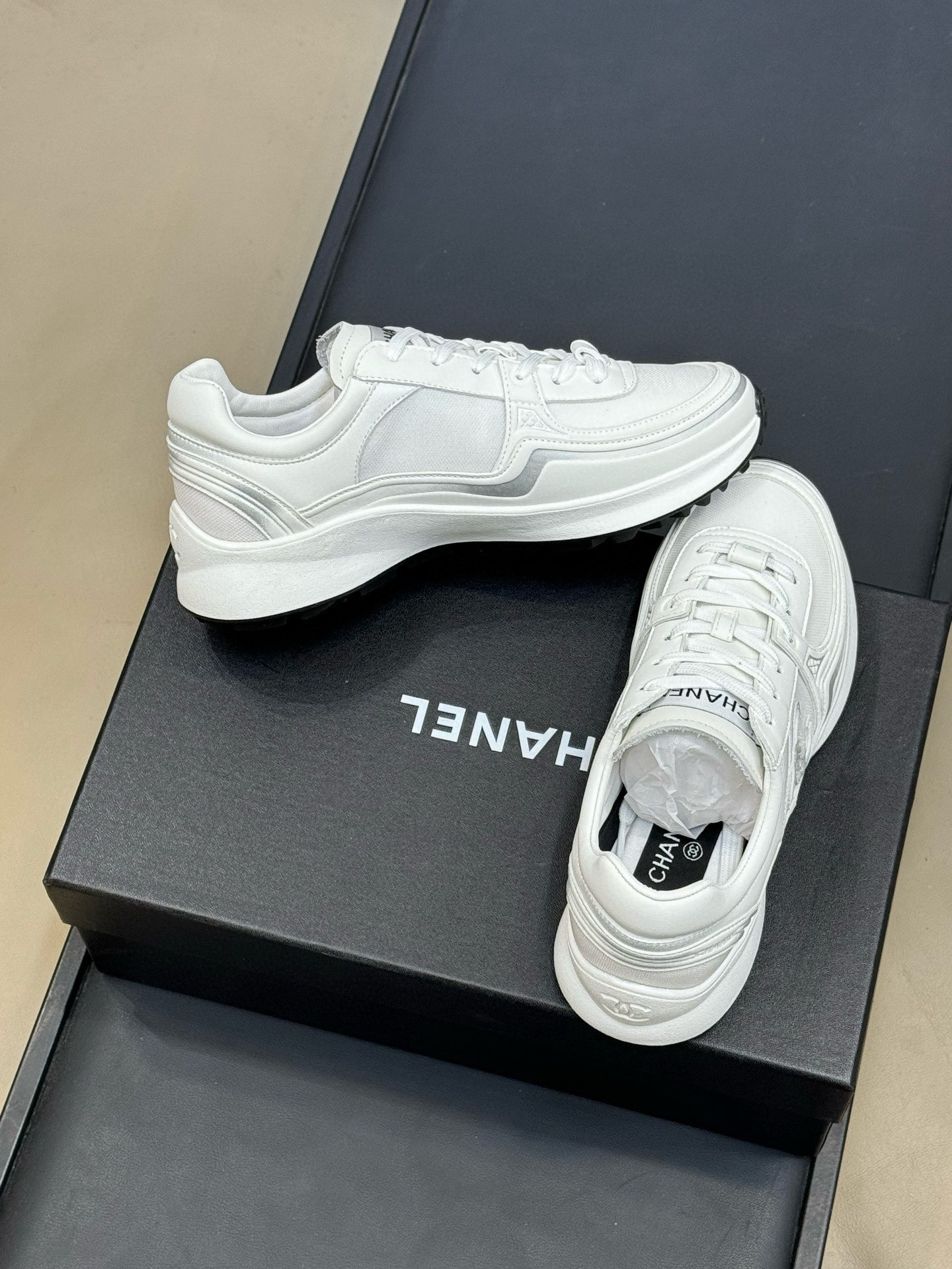 ua Ch**el sneakers