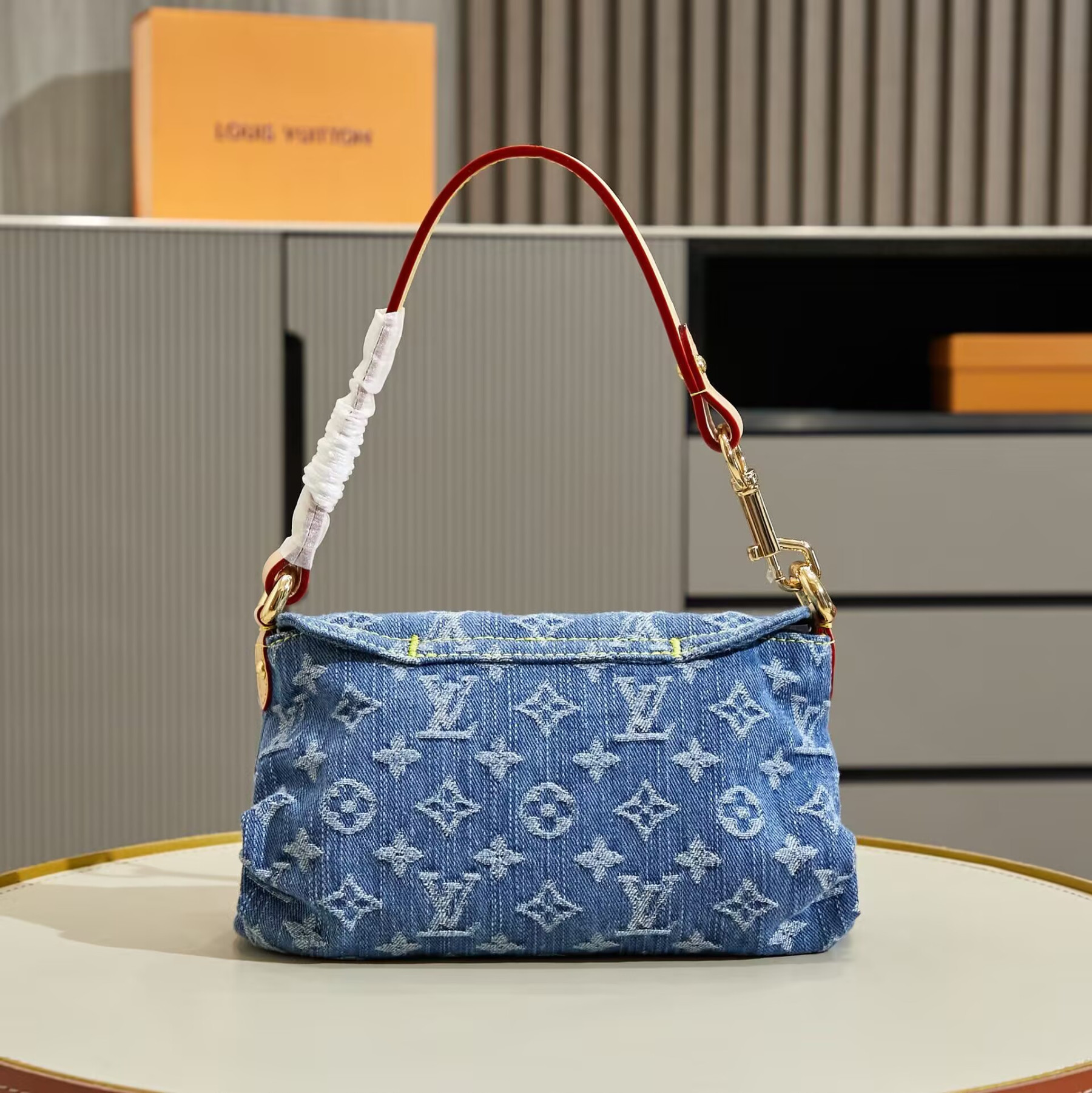 LV Denim Mini Pleaty Handbag M95050 26x15x9cm