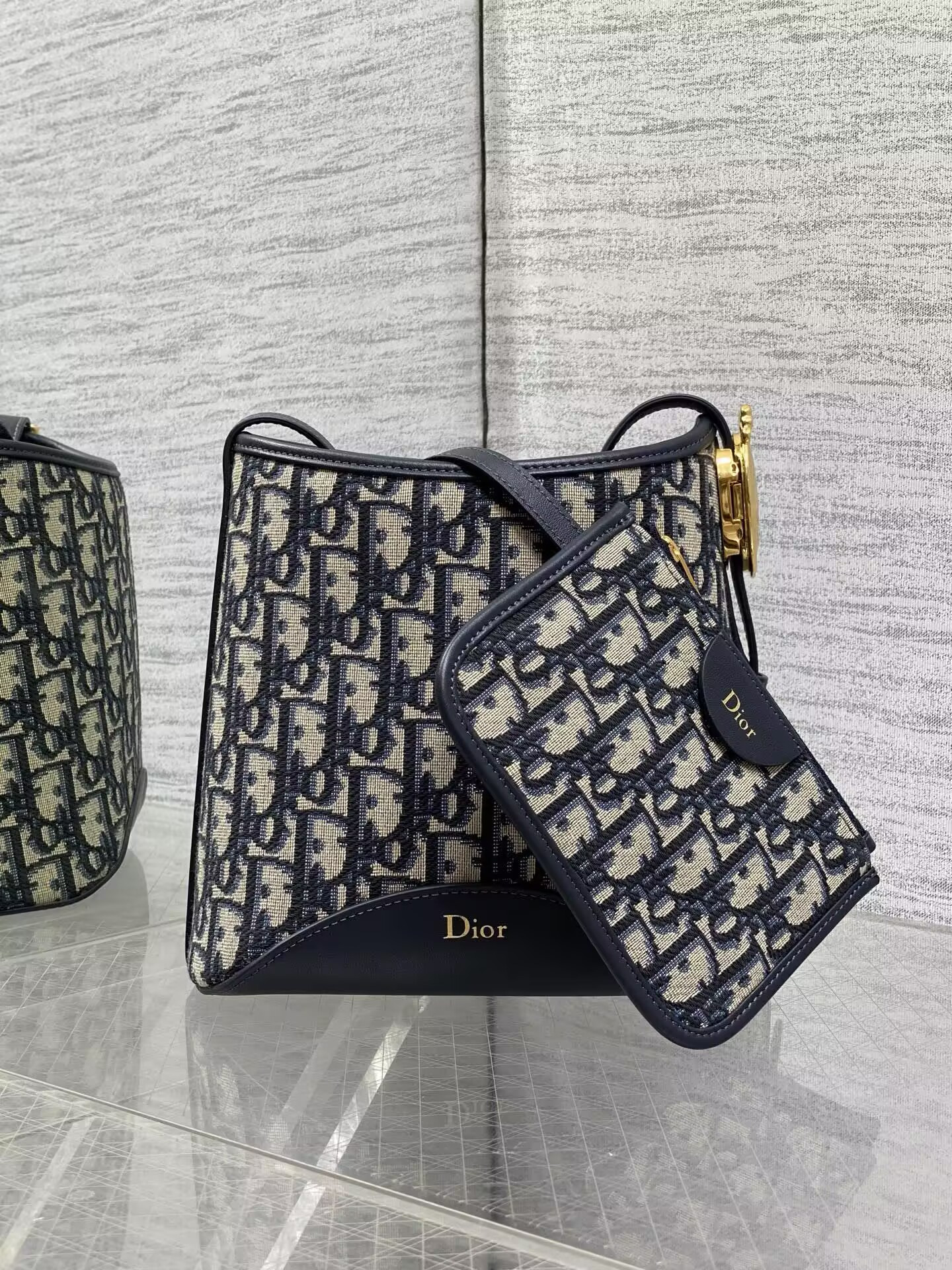 Dior Small Médaillon Bucket Bag 19.5x18.5x11.5cm