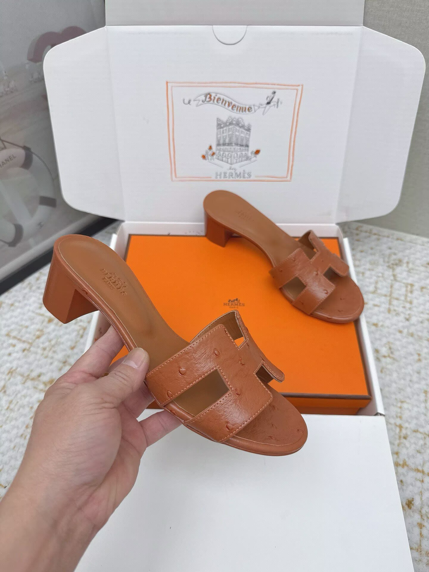 ua H**me5 oasis sandal