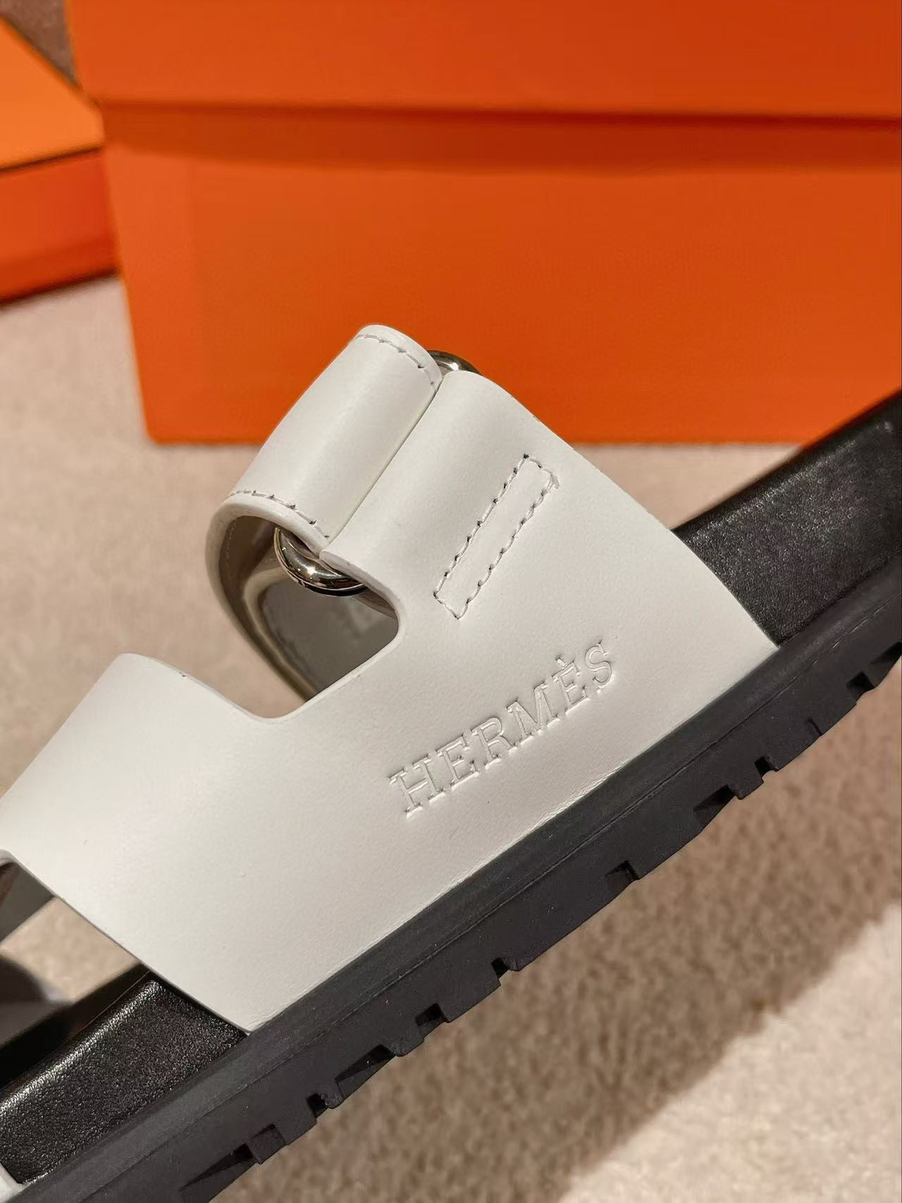 UA H**me5 Chypre Sandal