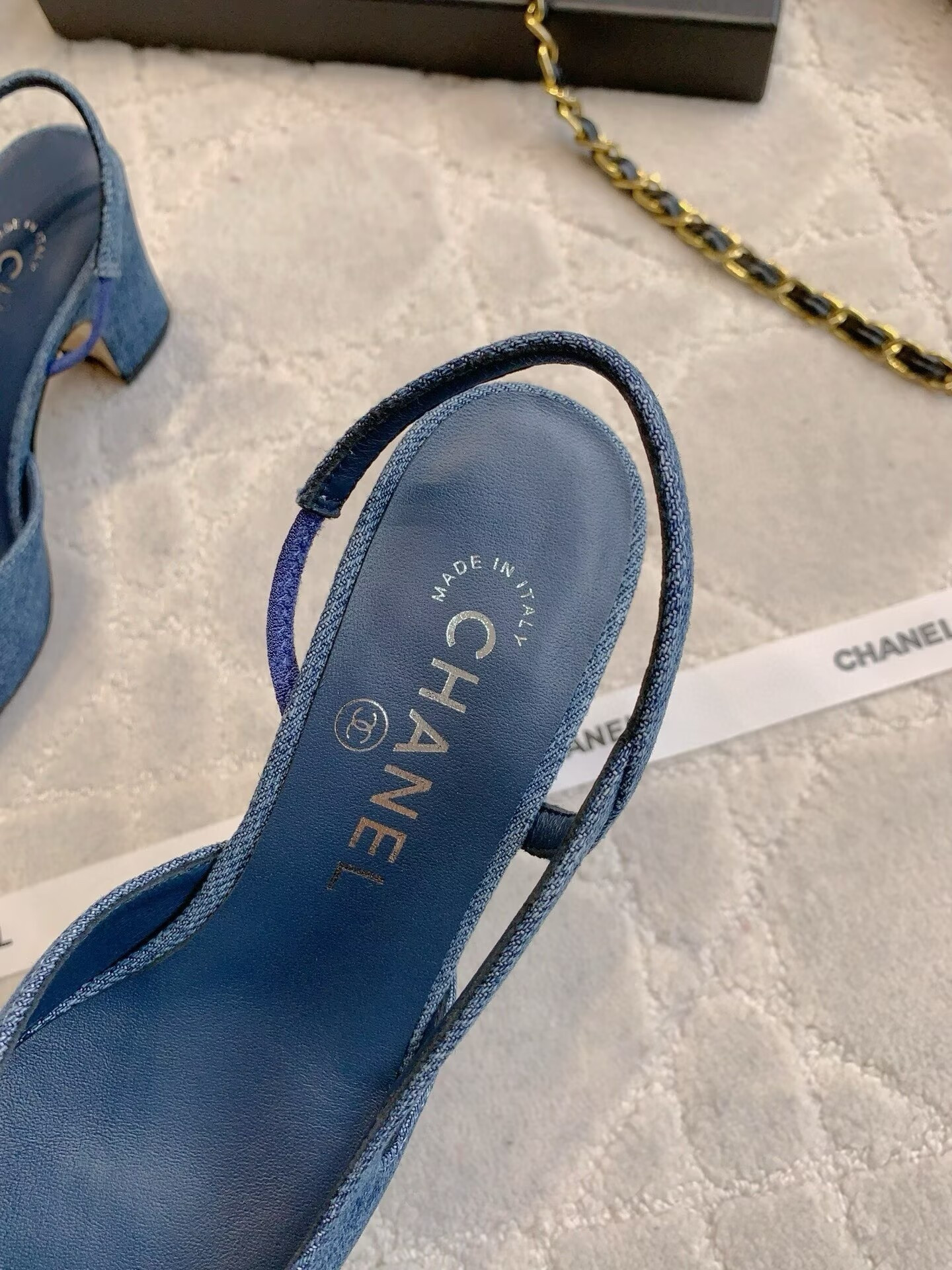 ua Ch**el slingback