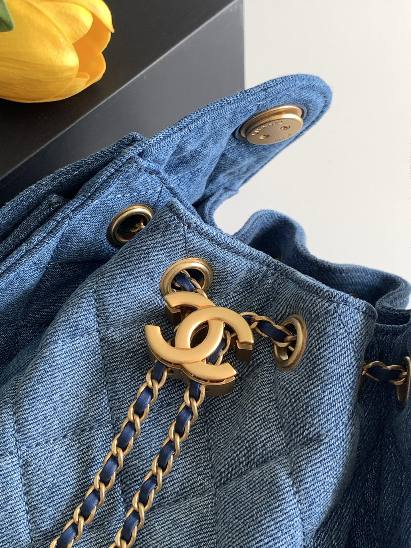 CHANEL 25C Bucket Bag 20x22x12.5cm