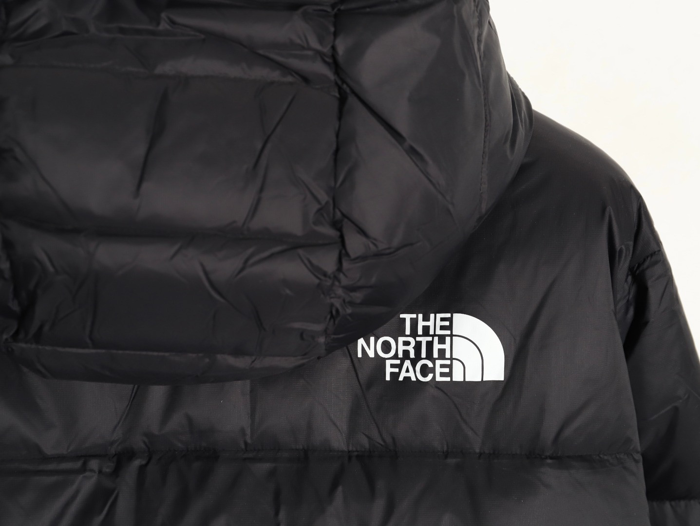 the n0r*h Fa*e short puffer jacket