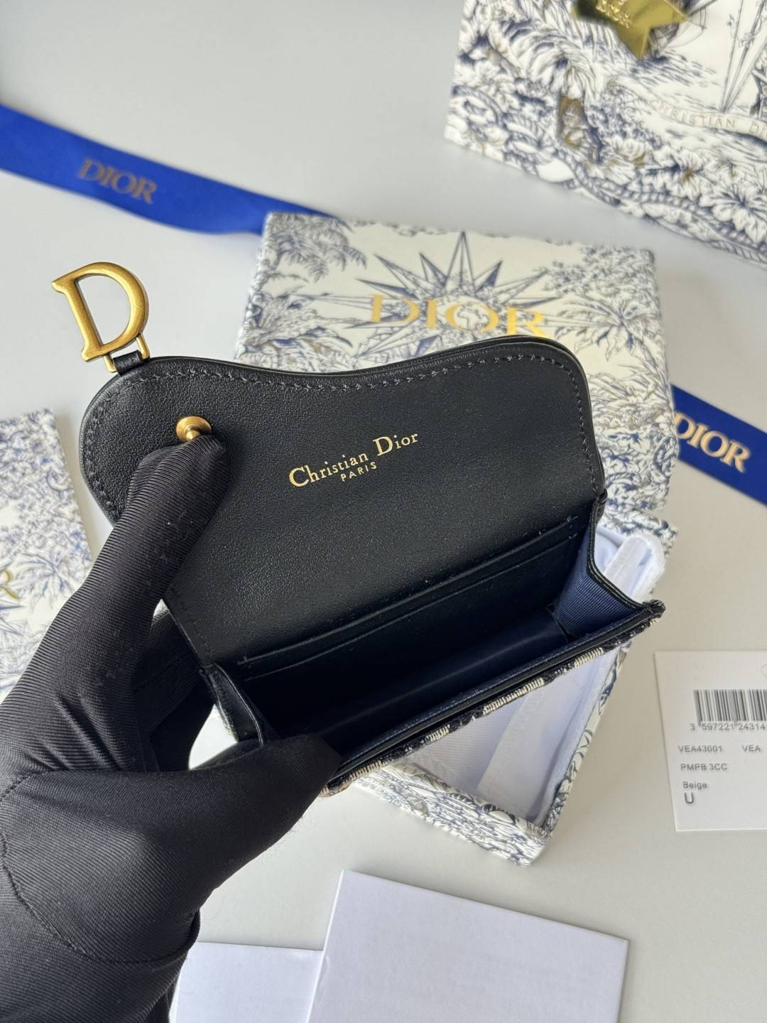D10r Saddle Bloom Card Holder 11x7.5x3cm