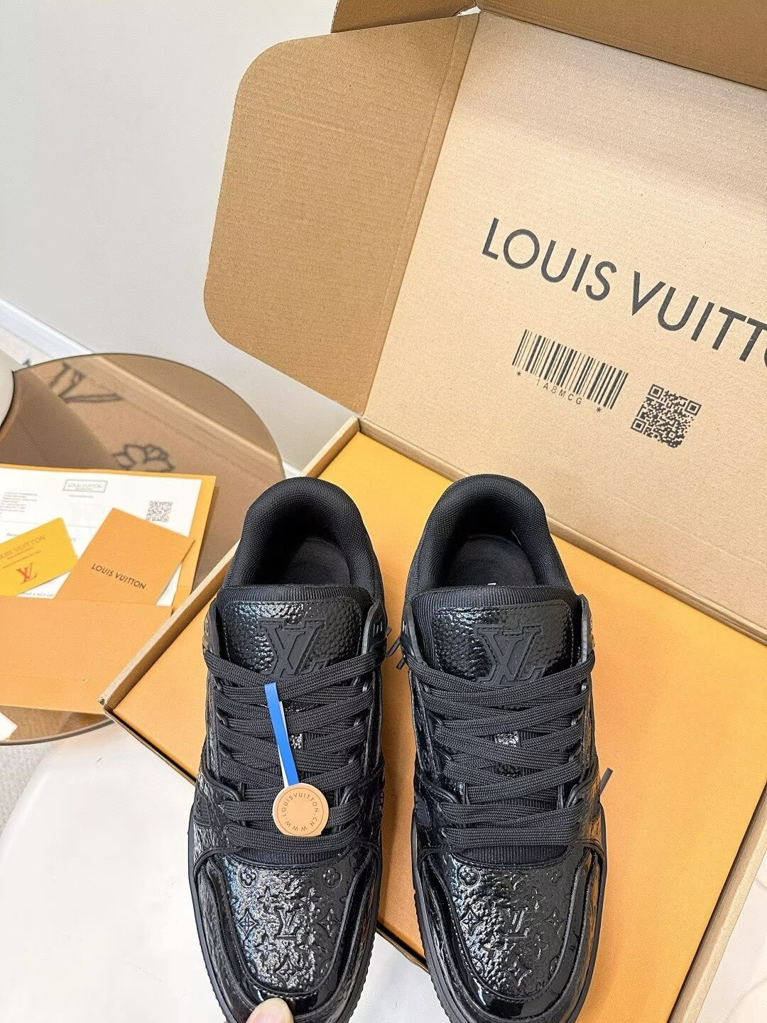 UA LV trainer Sneakers