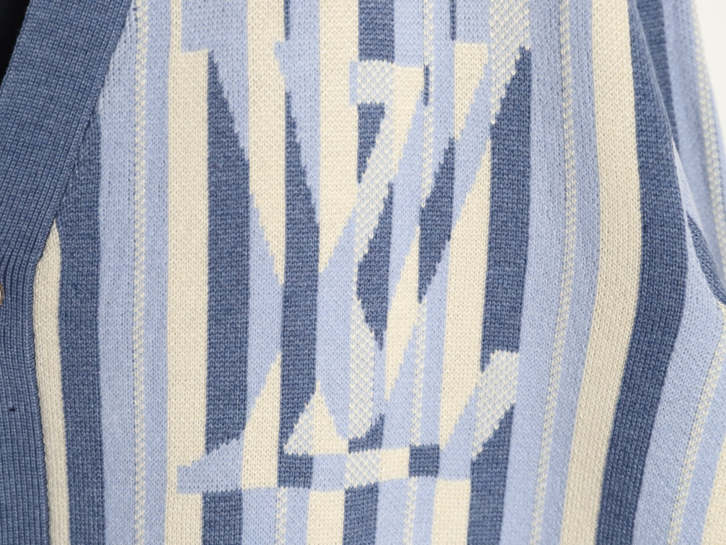 l0vis Vvtt0n lv knitting cardigan
