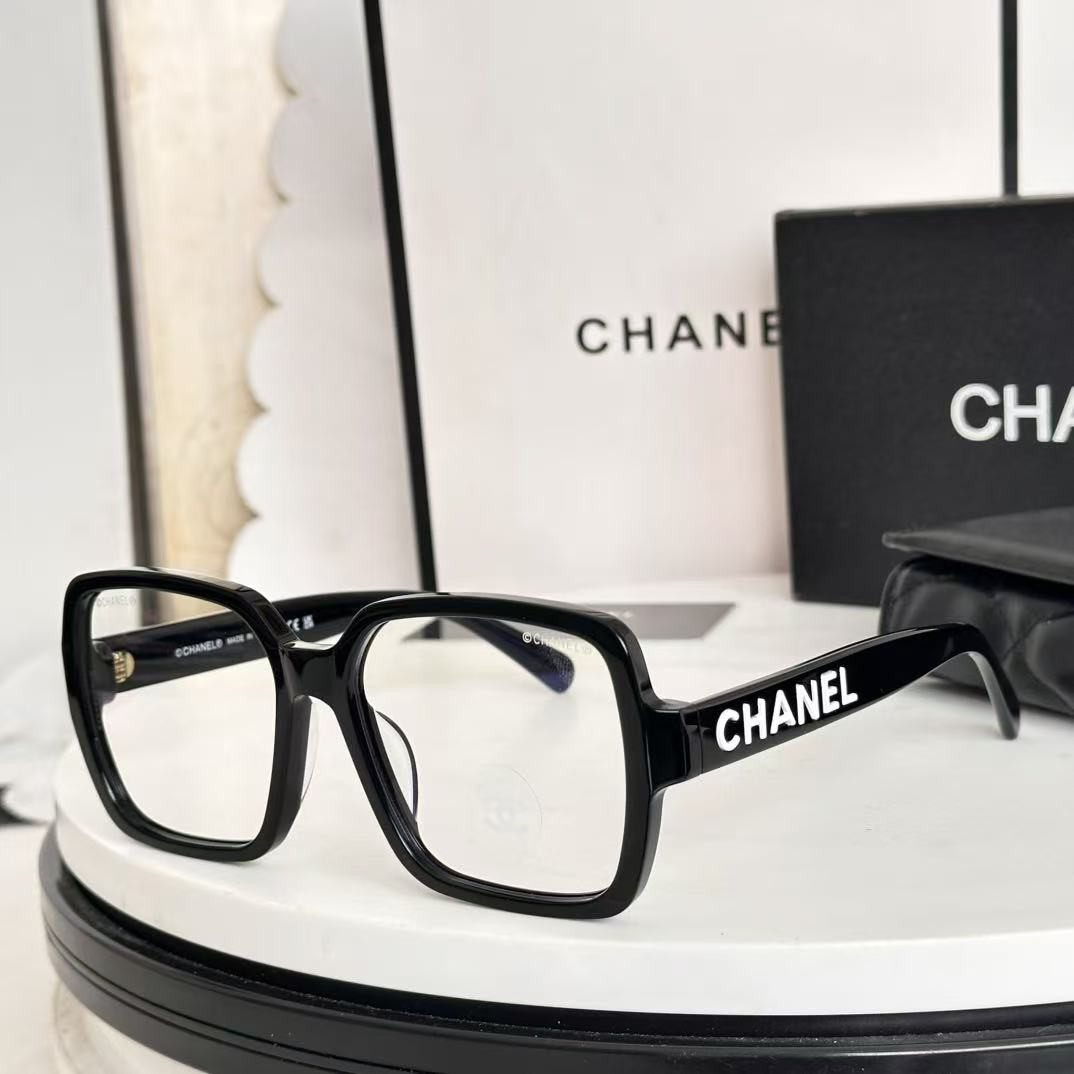 Ch**el glasses