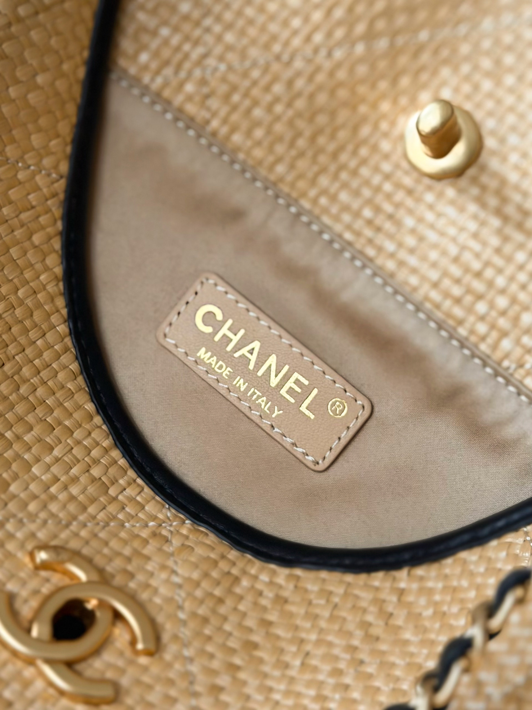 Chanel Maxi Shopping Bag AS5463 36 x 59 x 13cm