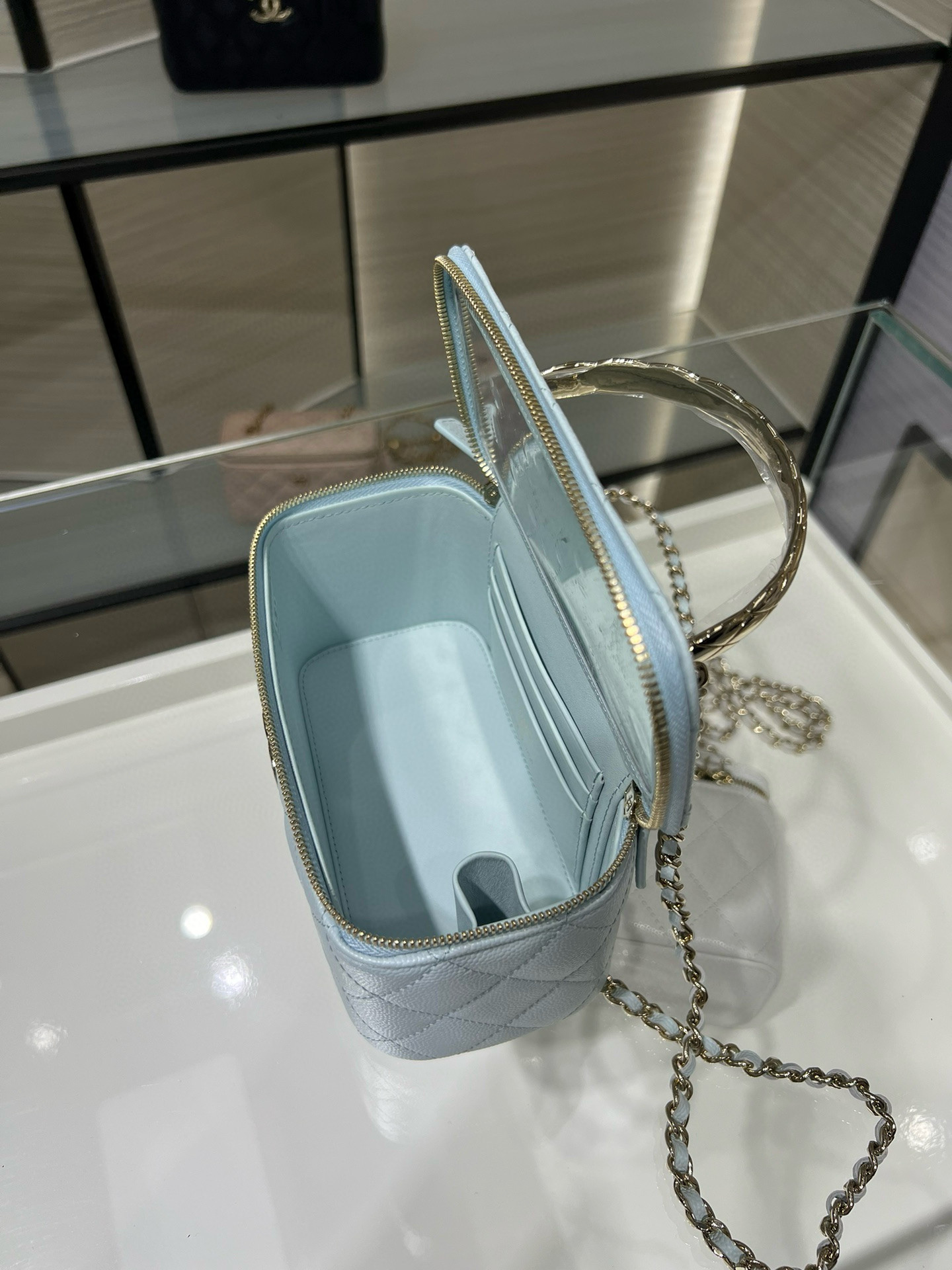 Chanel Clutch With Chain Light Blue AP4590 17x9.5x8cm