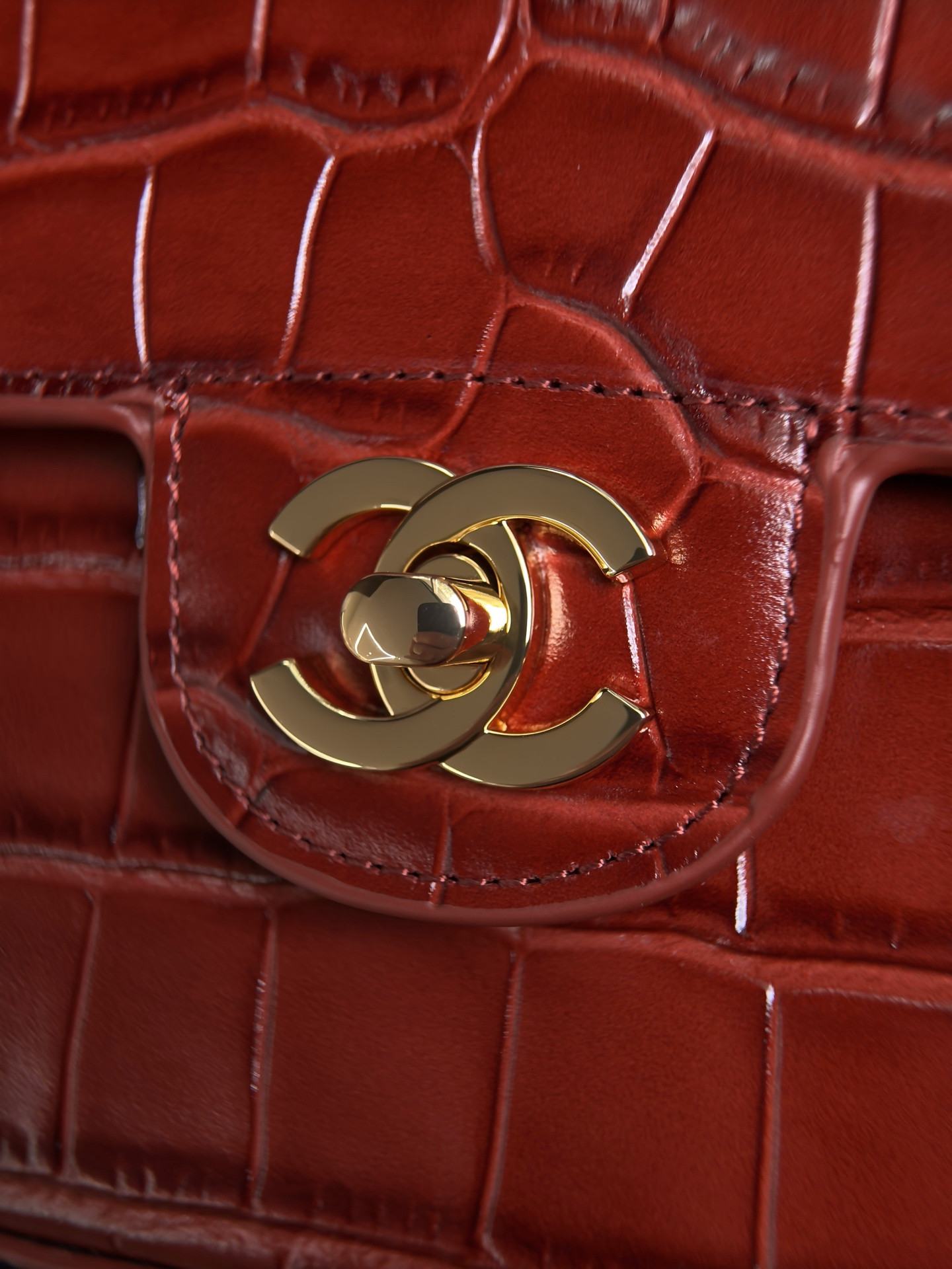 Chanel Mini Flap Bag With Handle AS6424 14.5x19.5x5cm