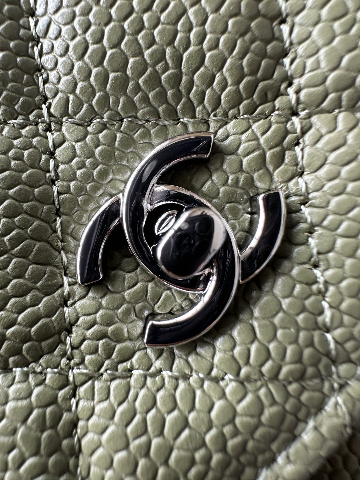 CHANEL WOC CLASSIC WALLET ON CHAIN 13x19cm