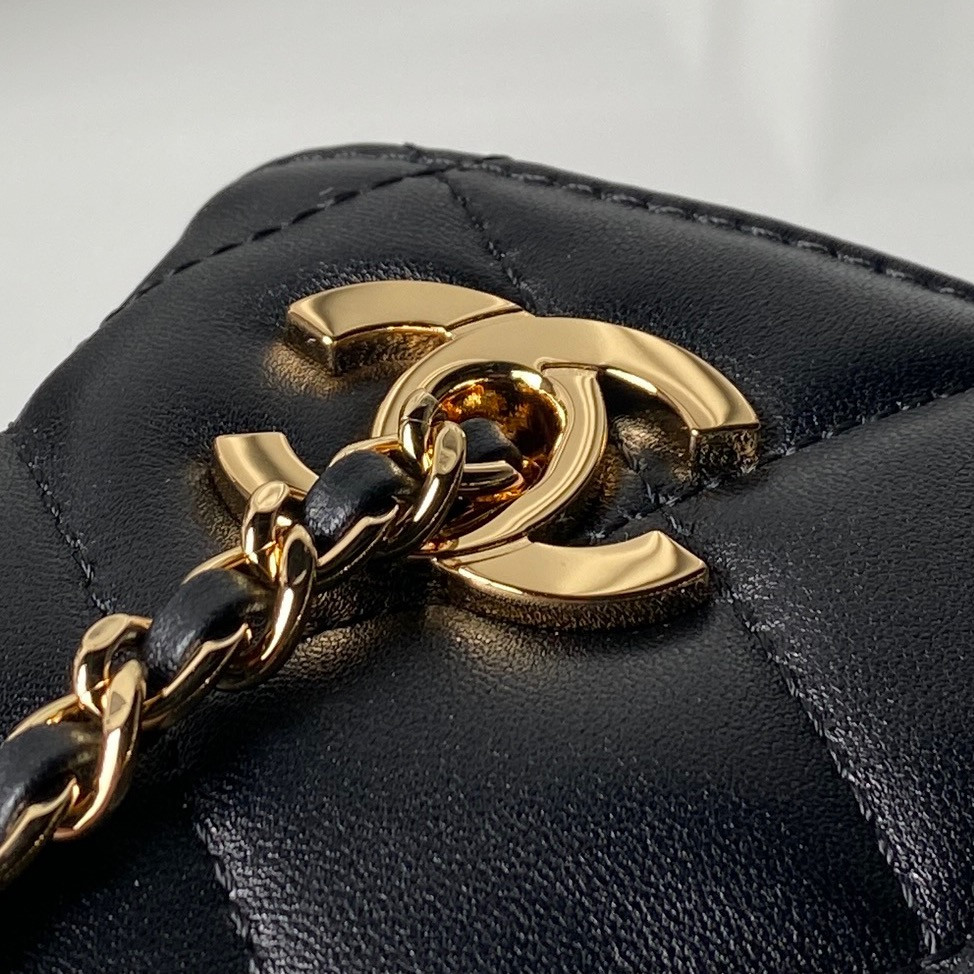 CHANEL Chain Shopping Tote Bag AS6248 24.5x16x7.5cm