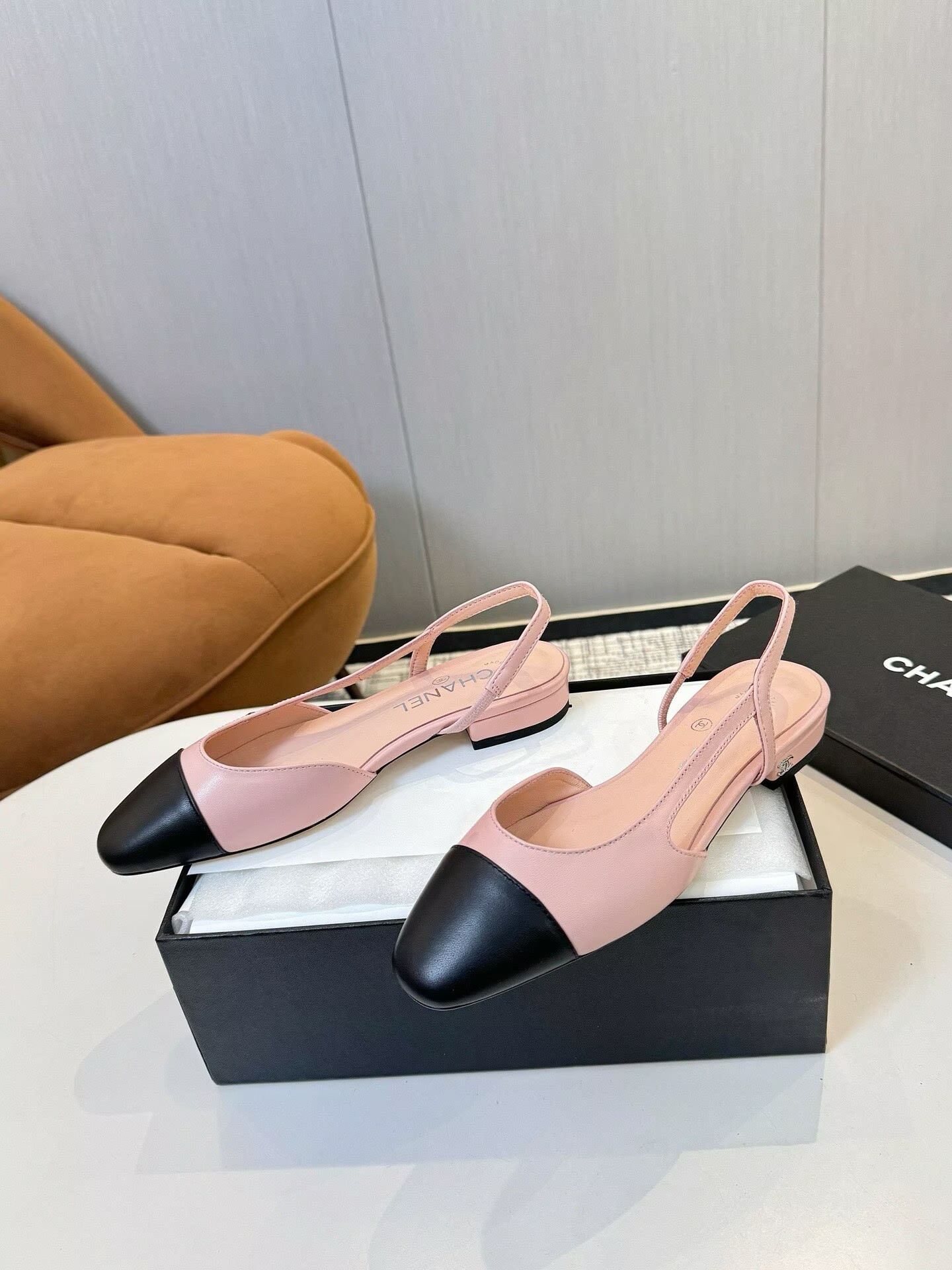 ua Ch**el slingbacks flat