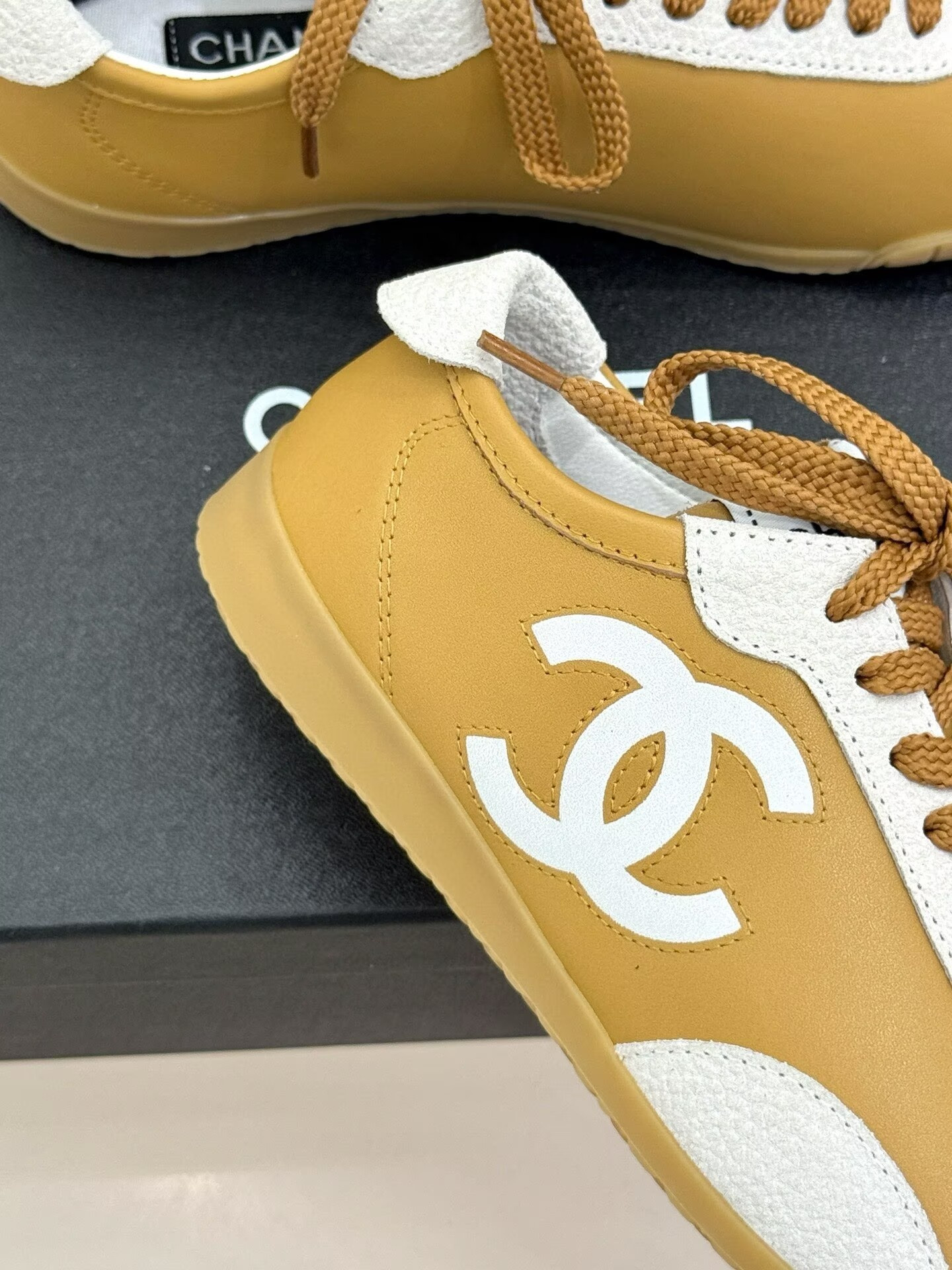 ua Ch**el trainers sneakers