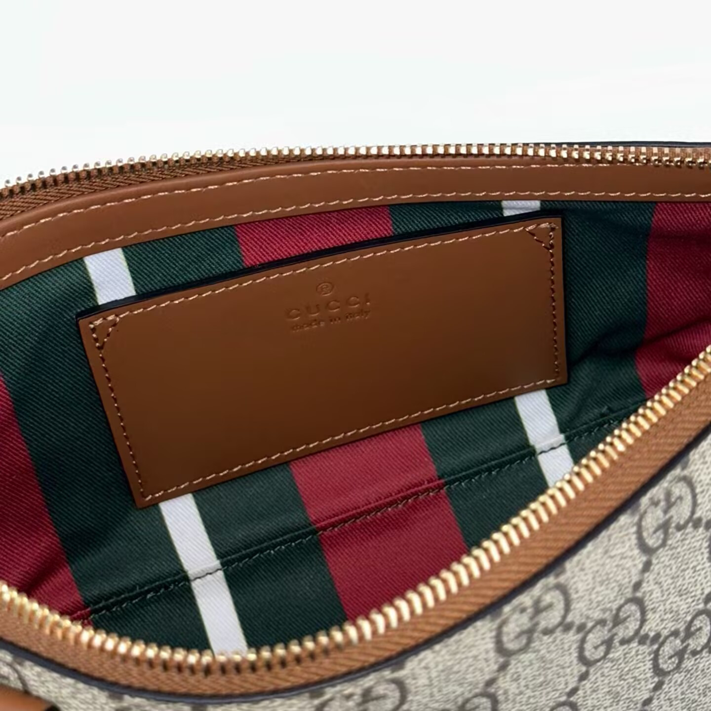 Gvc*1 gg emblem small shoulder bag 27x10.5x9cm