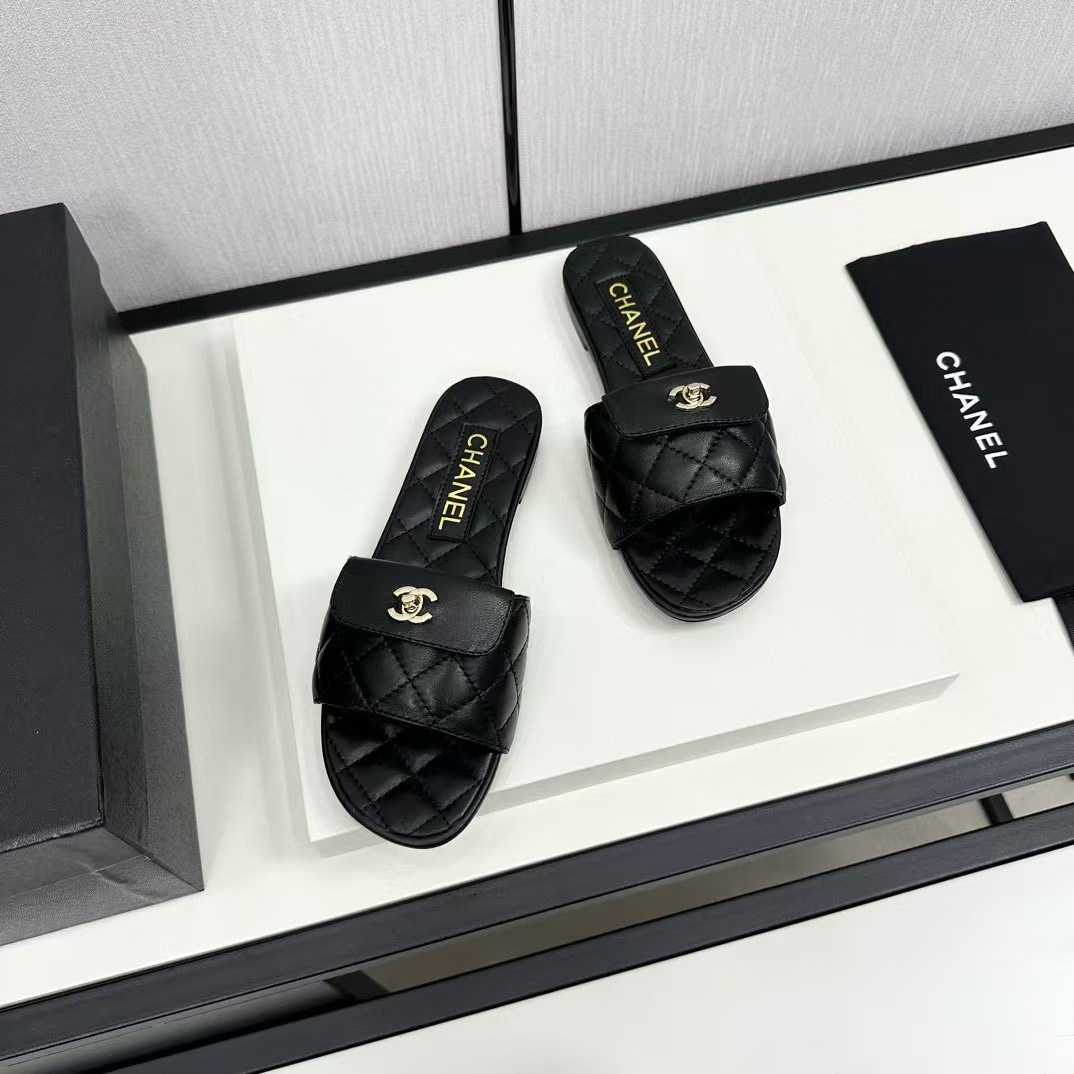 UA Ch**el Slippers