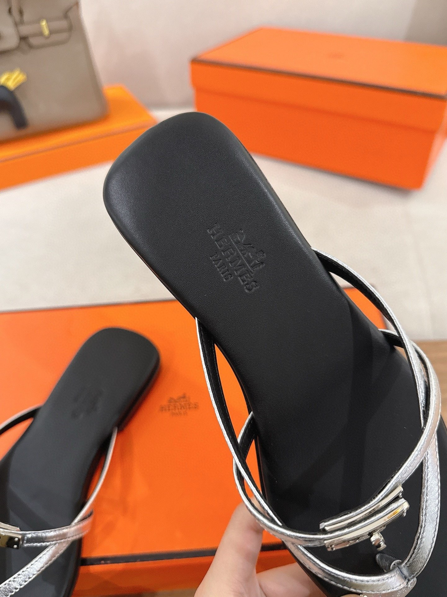 ua H**me5 miss sandals