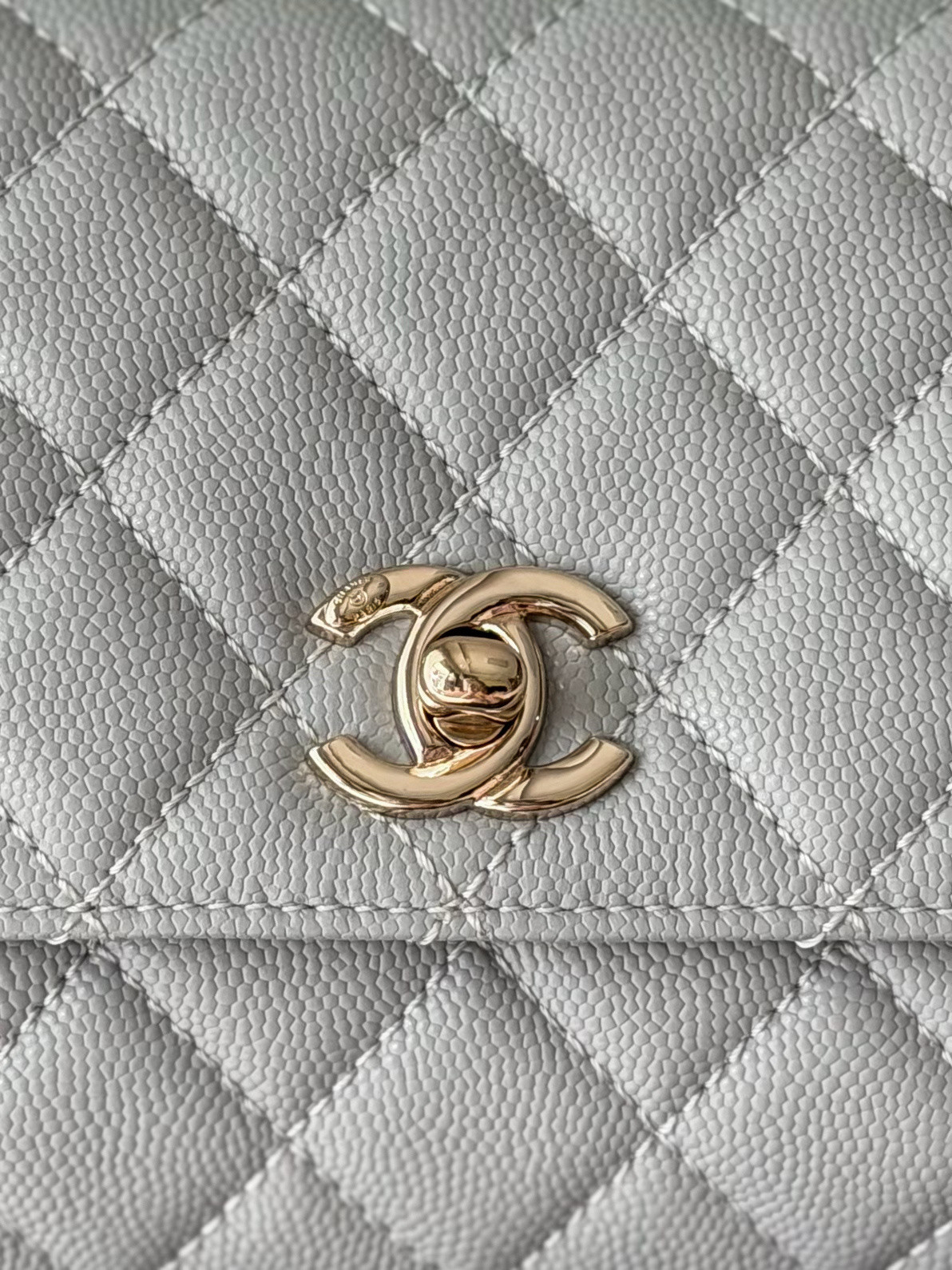 CHANEL mini coco handle 13x19x9cm