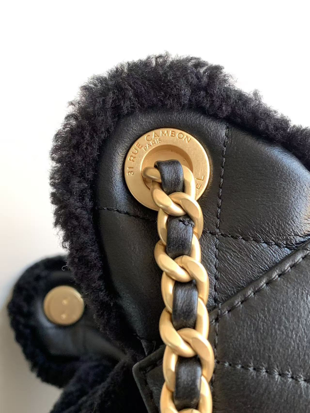 CHANEL 25C Bucket Bag 20x22x12.5cm