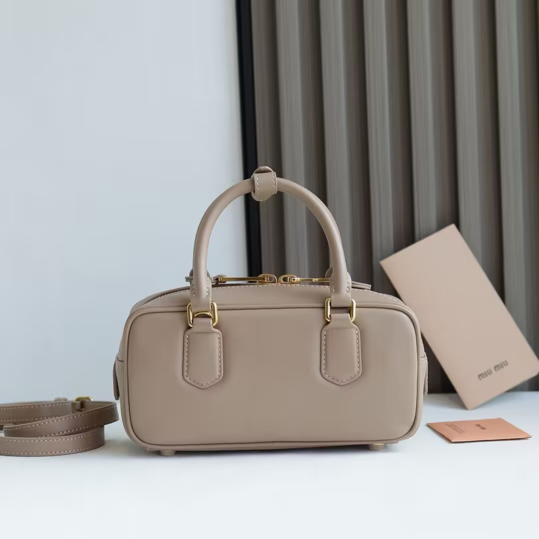 MIU MIU Arcadie leather bag 10.5x22x7.5cm