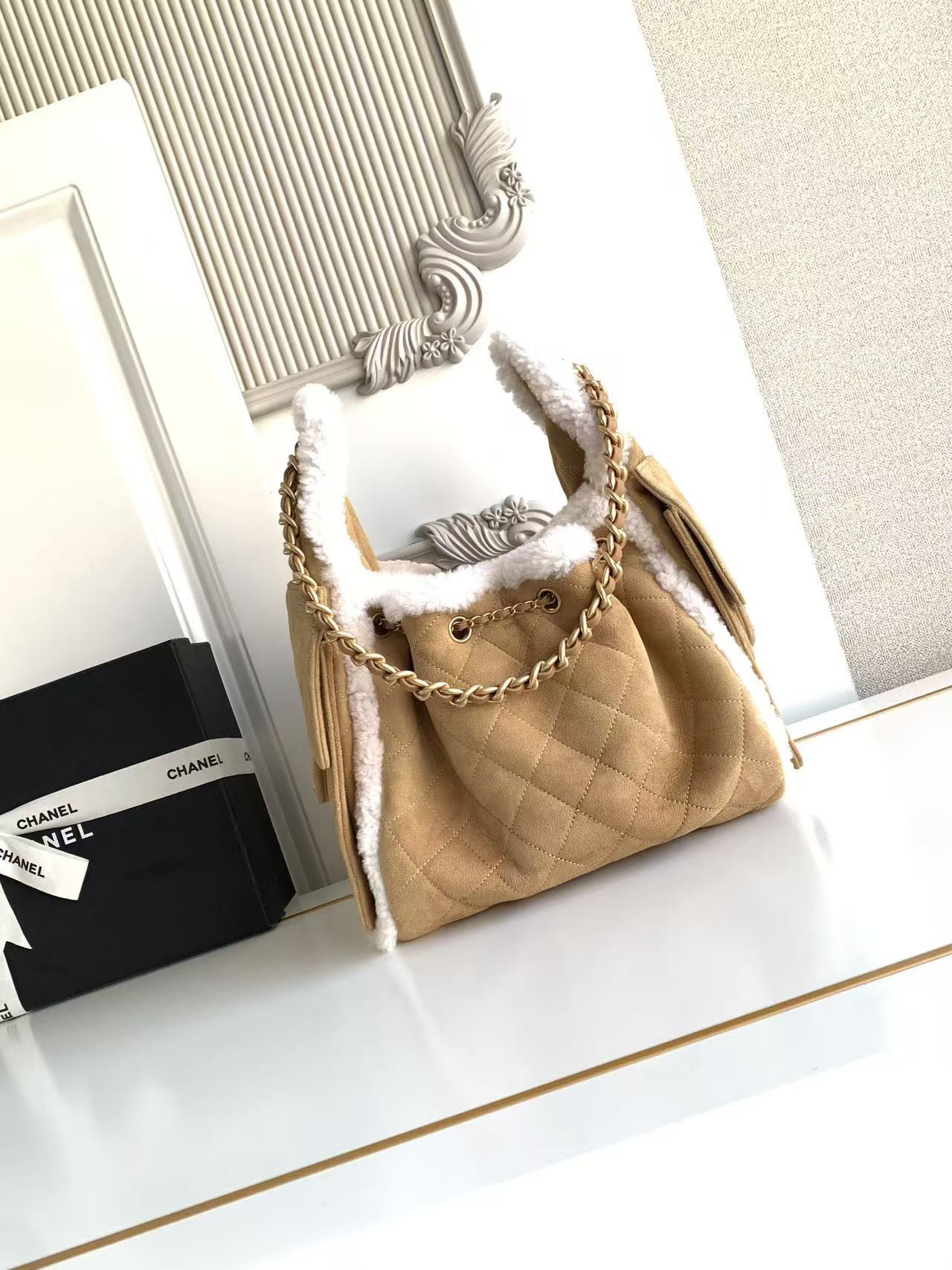 CHANEL 25C Bucket BAG 30x26x14cm