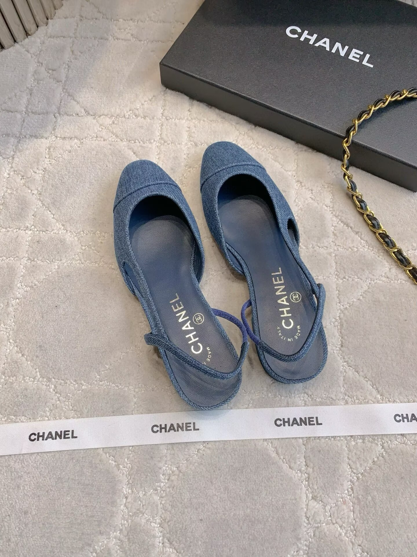 ua Ch**el slingback flats
