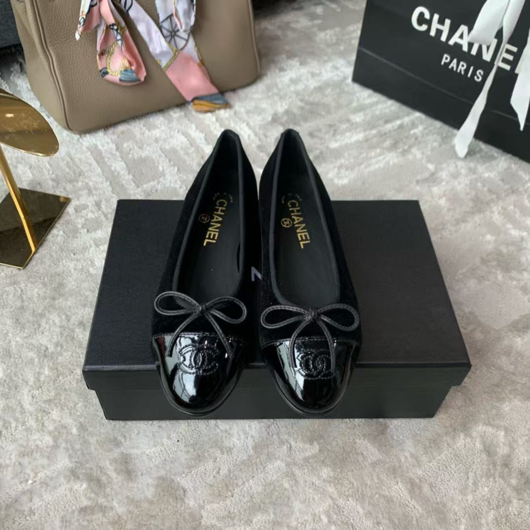 UA Ch**el BALLET FLATS