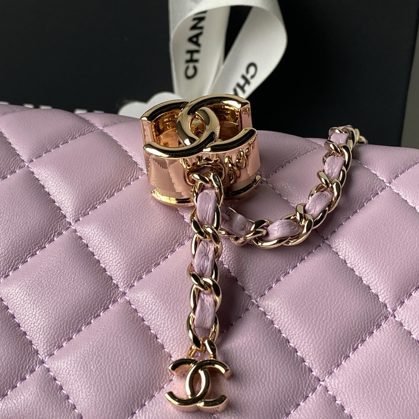Chanel Classic Flap Handbag CF AS5756 14.5x23.5x7cm