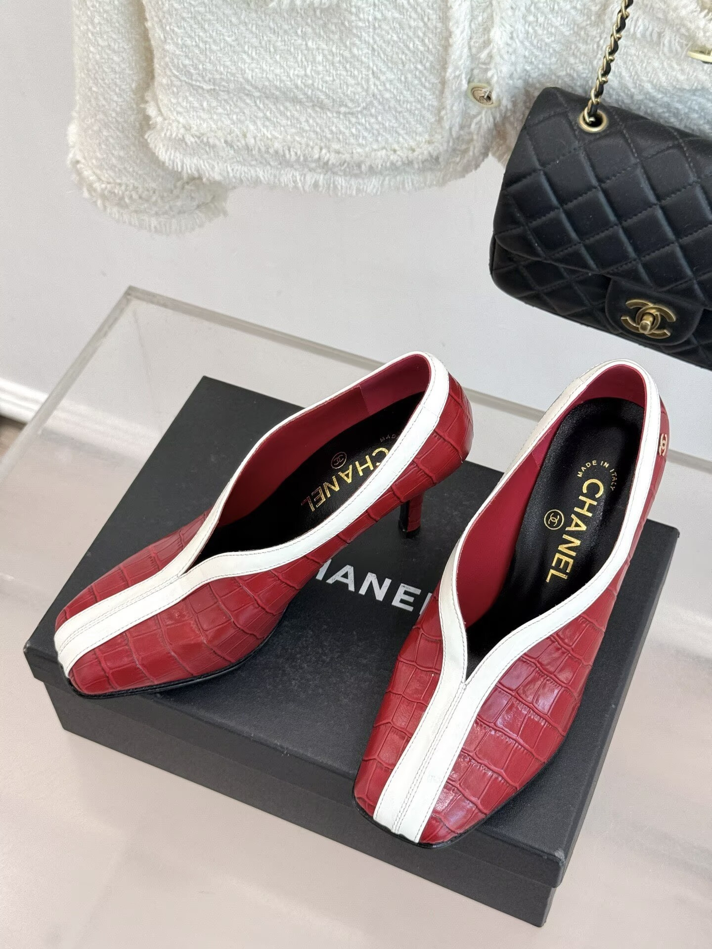 ua Ch**el pumps
