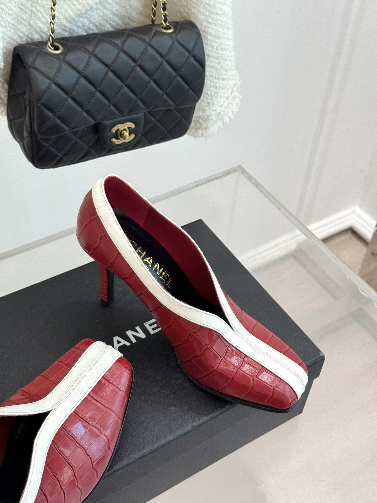 ua Ch**el pumps