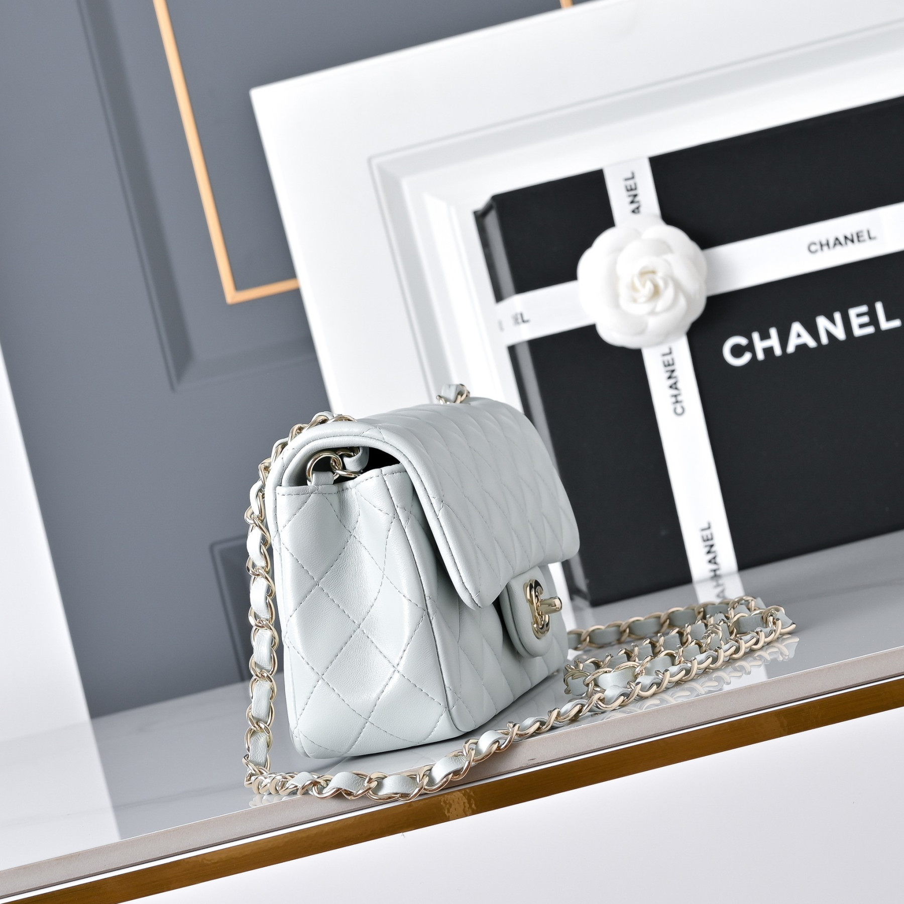 Chanel Mini Flap Bag 20x12x6.5cm