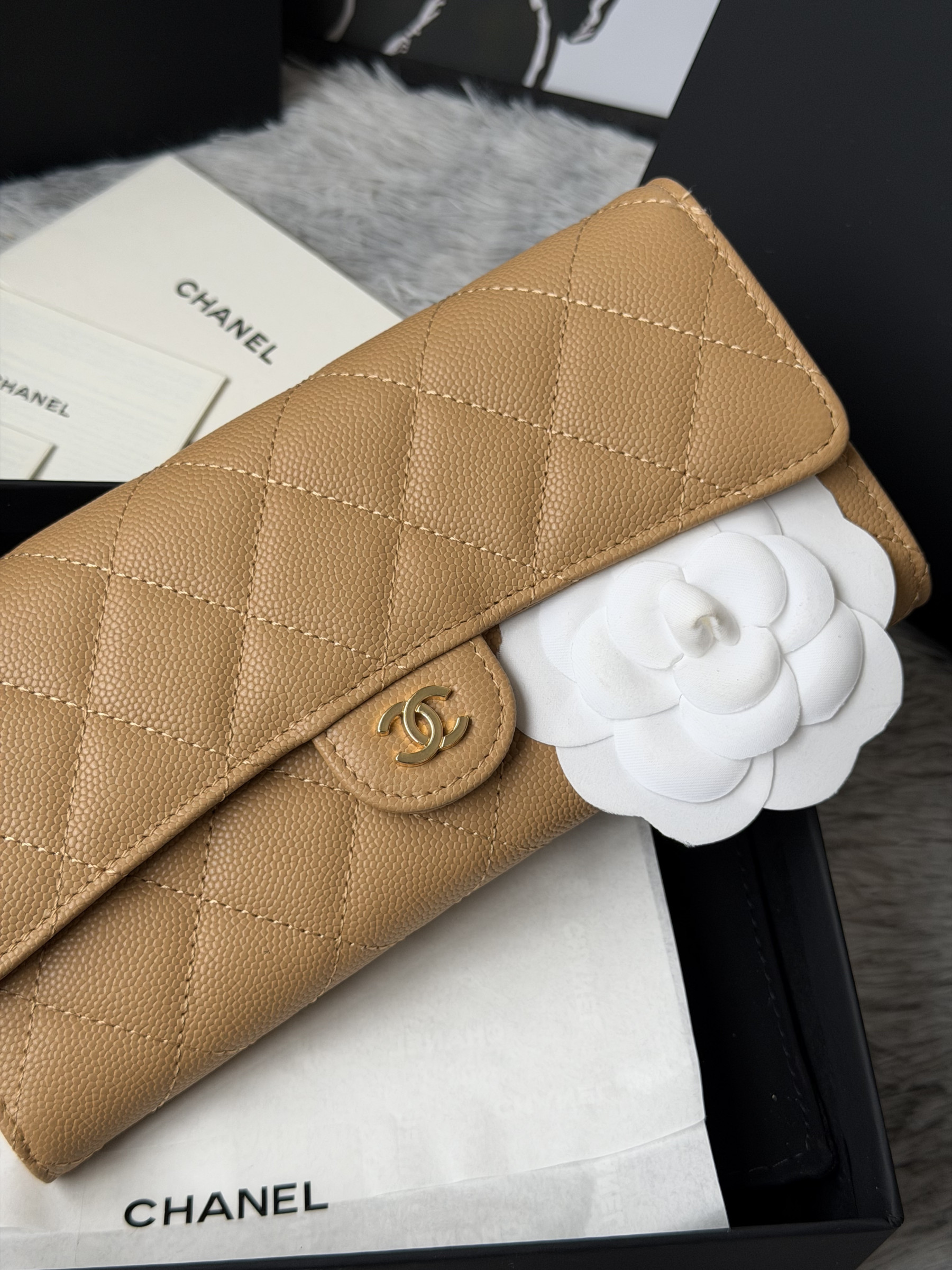 Chanel Wallet 80758 10x19x3cm