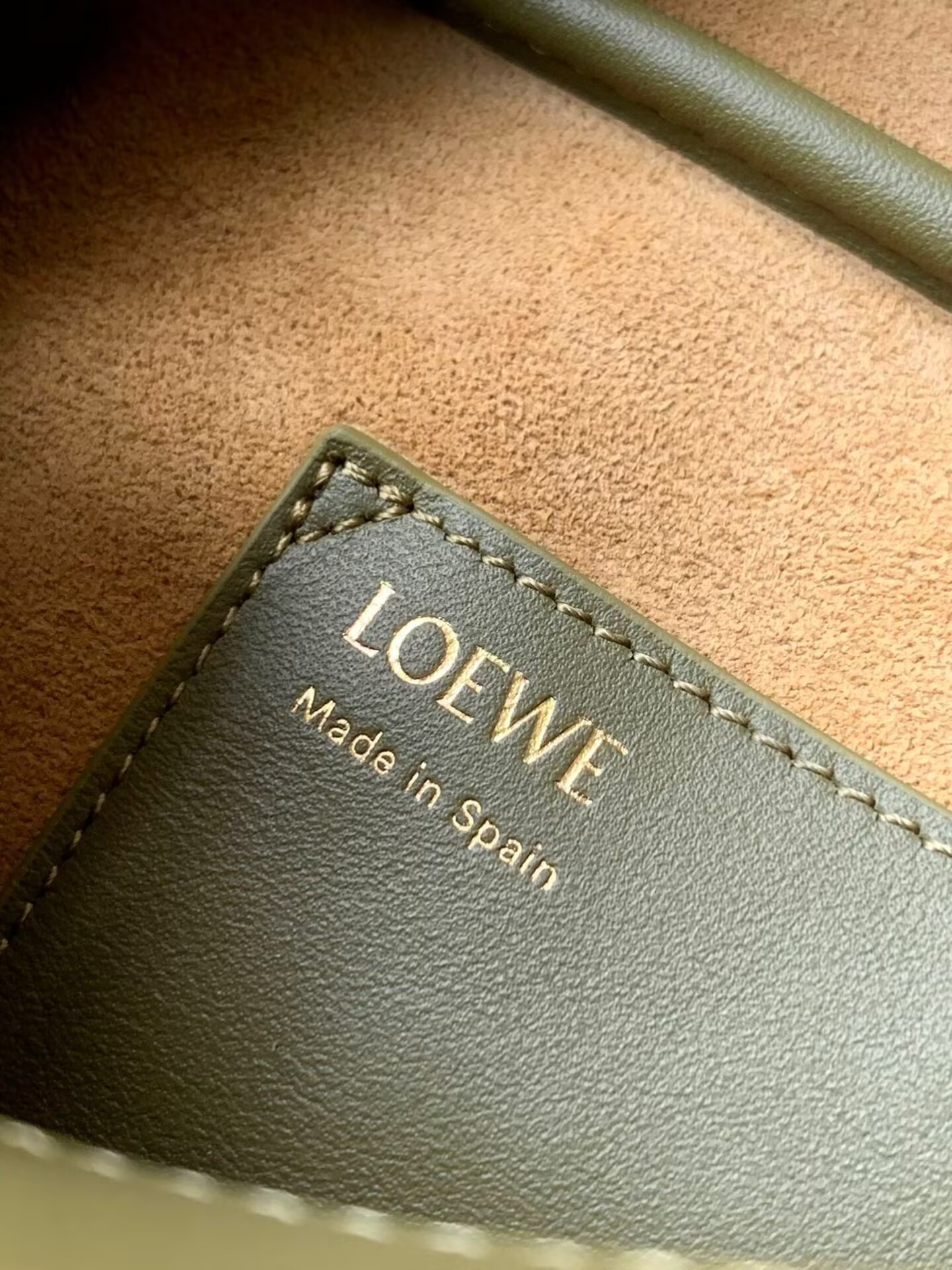 L0ew* Amazona 23 Cropped bag in nappa calfskin 23x11x10cm