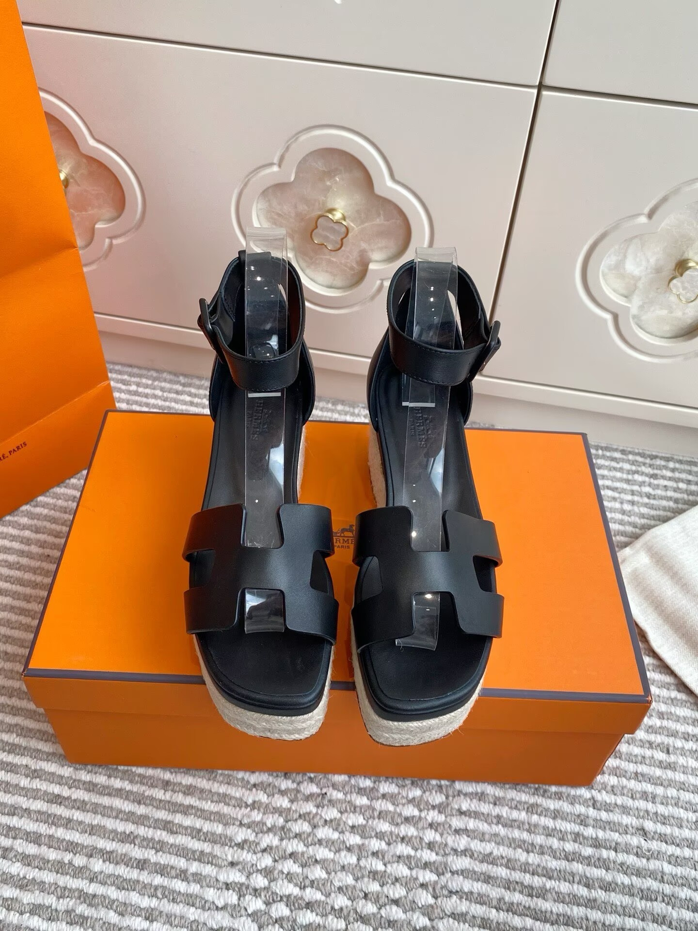 ua H**me5 elda spanish woven shoes
