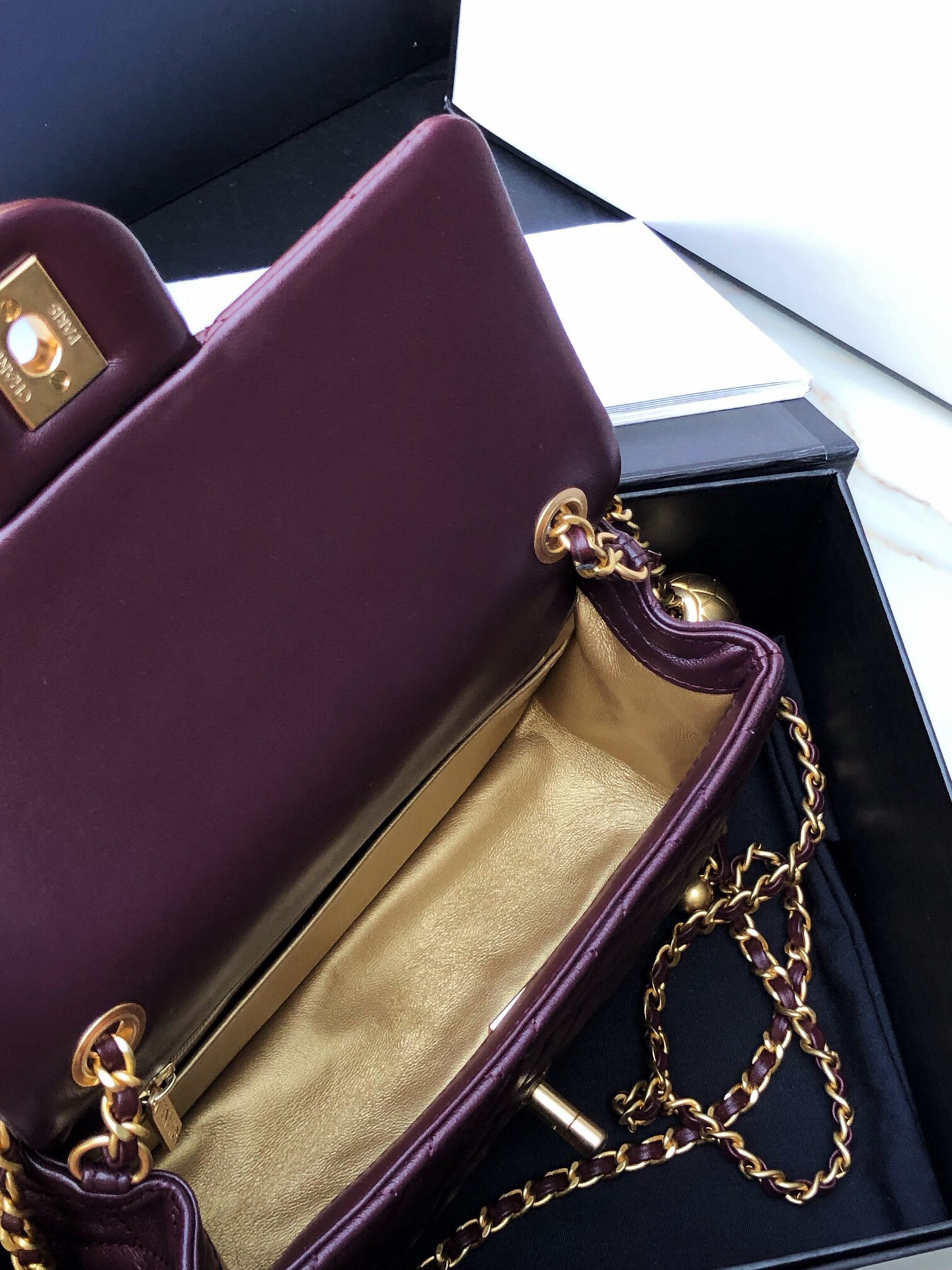 Chanel Flap Bag AS1787 20x13x6.5cm